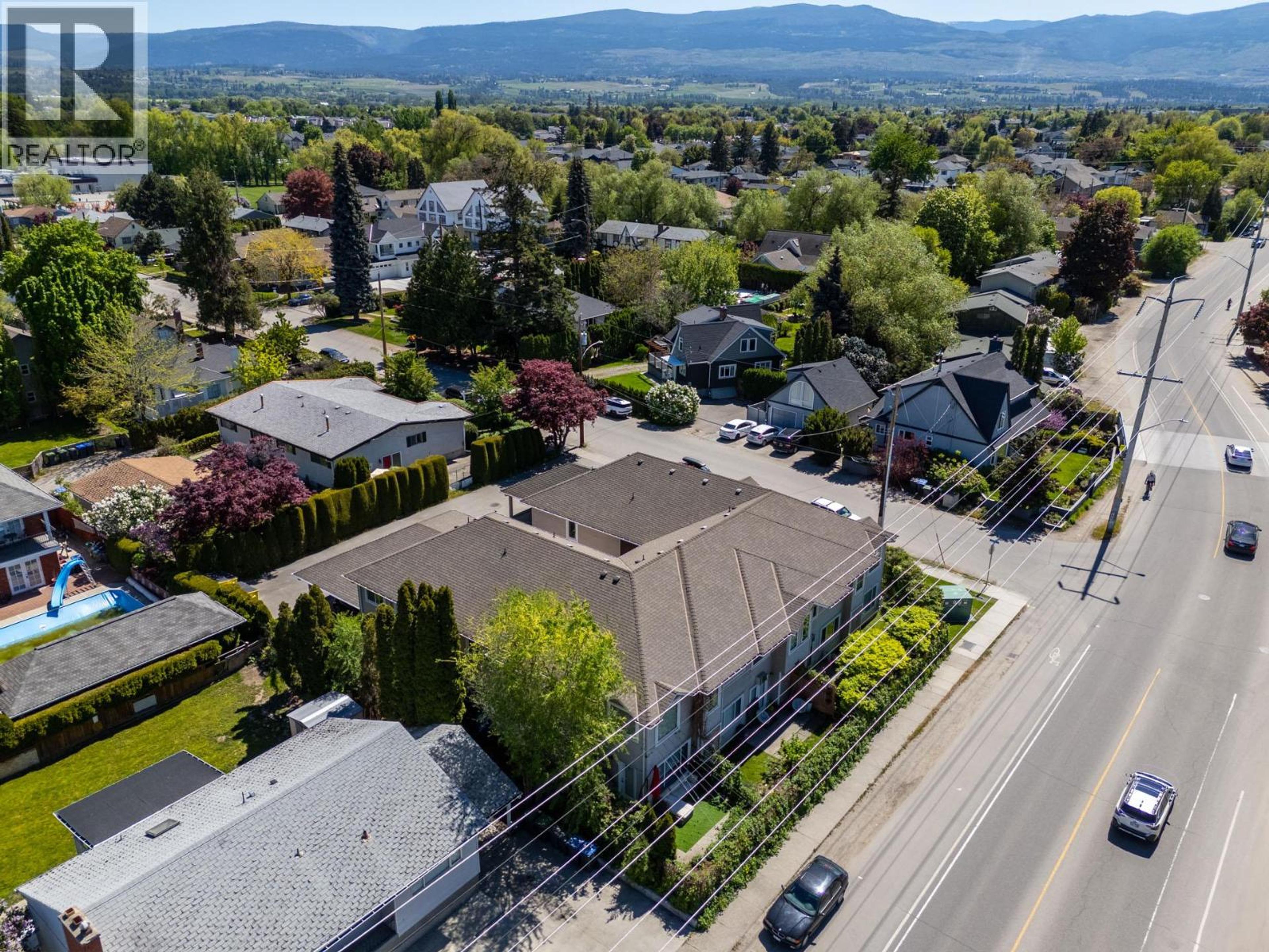 700 Elliot Avenue, Kelowna - Exteriors - Full Complex View, Drone/Aerial View - Photo 8
