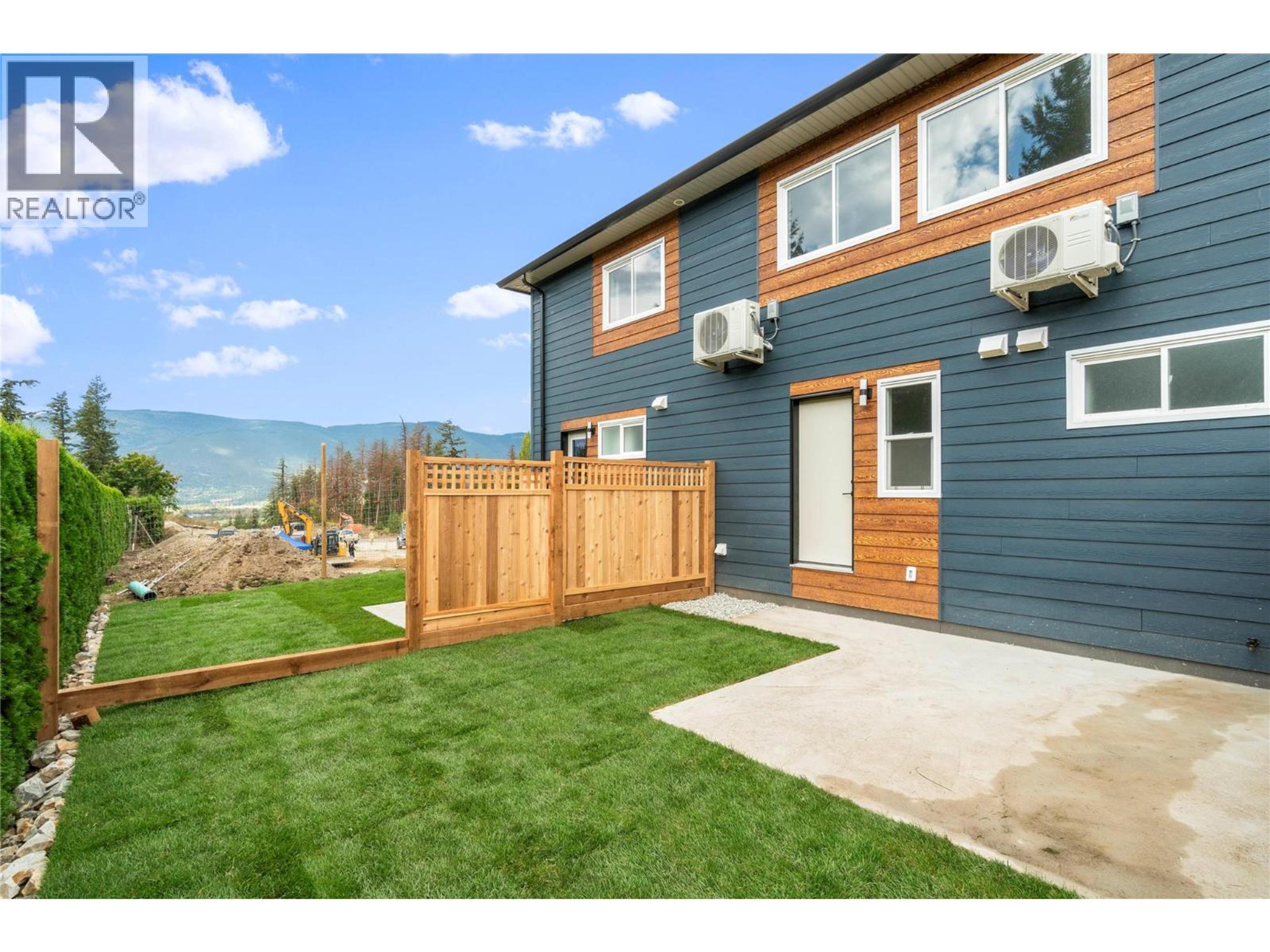 981 12 Street SE, Salmon Arm - Exteriors - Photo 4