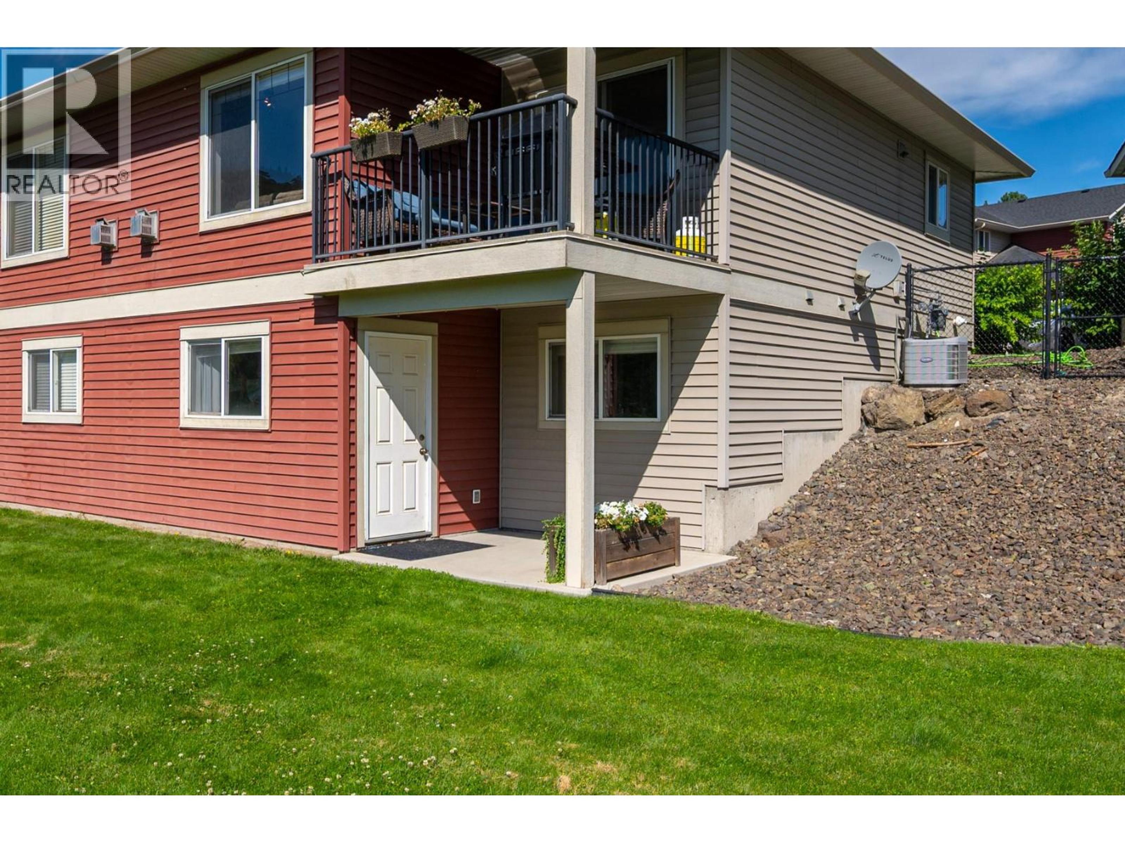 1900 HUGH ALLAN Drive, Kamloops - Exteriors - Photo 5