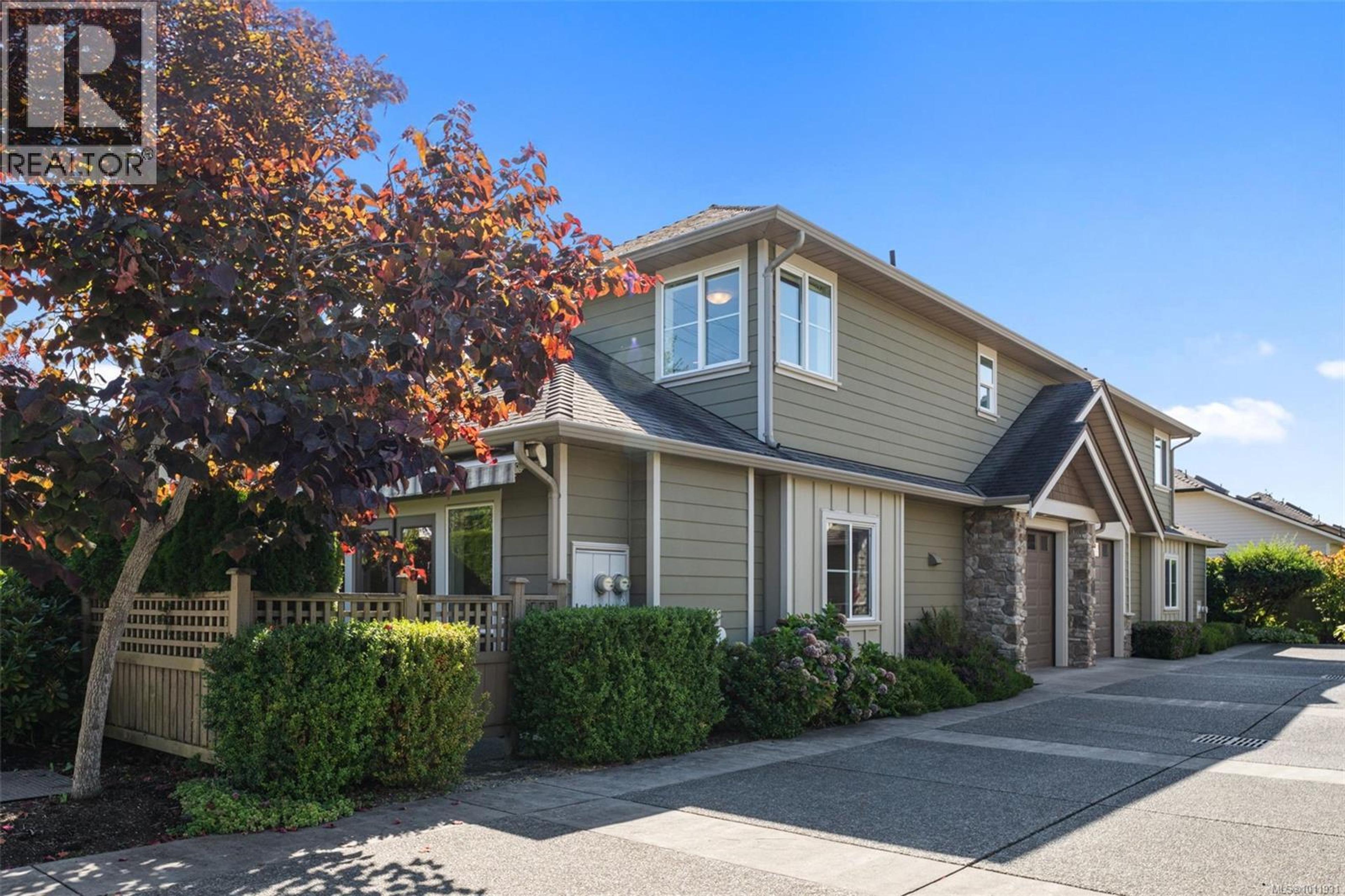 2449 Malaview Ave, Sidney - Exteriors - Full Complex View - Photo 3