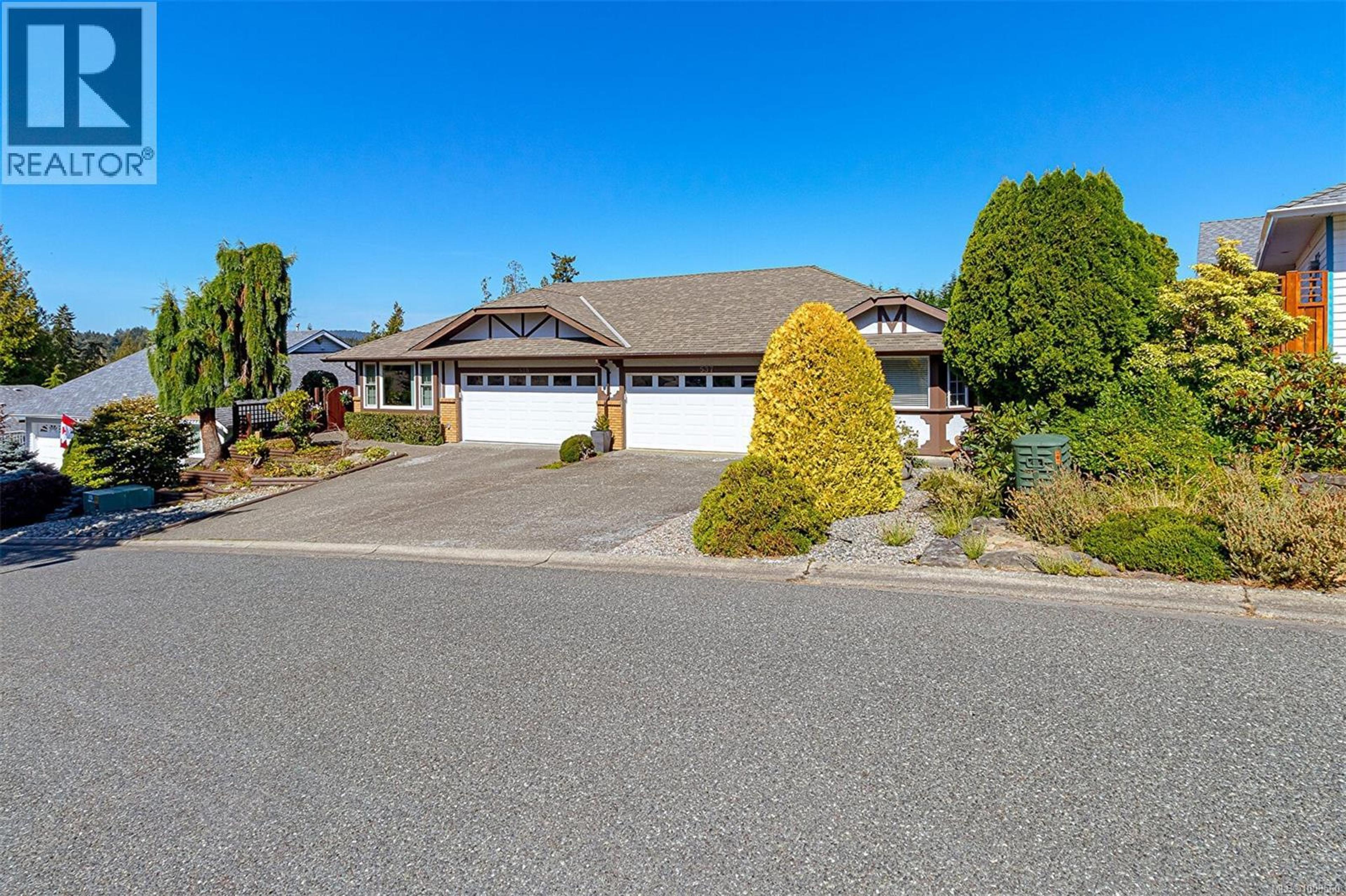 780 Country Club Dr, Cobble Hill - Exteriors - Photo 2