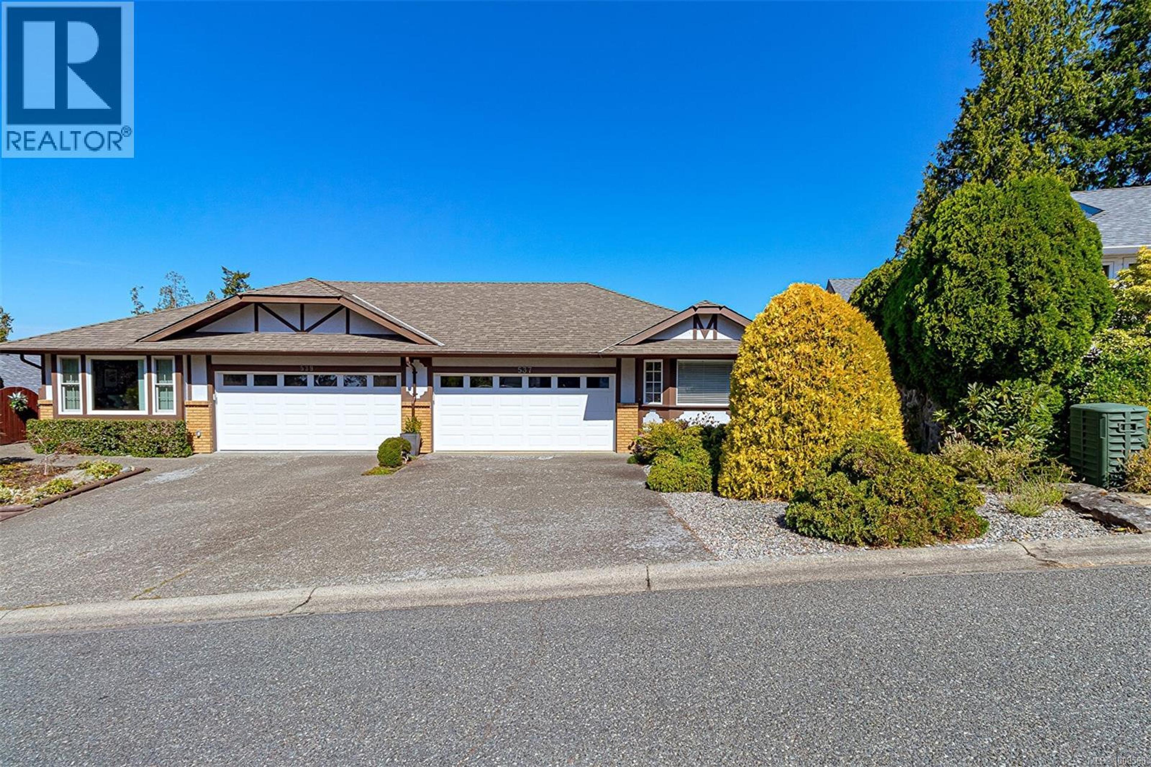 780 Country Club Dr, Cobble Hill - Exteriors - Full Complex View - Photo 12