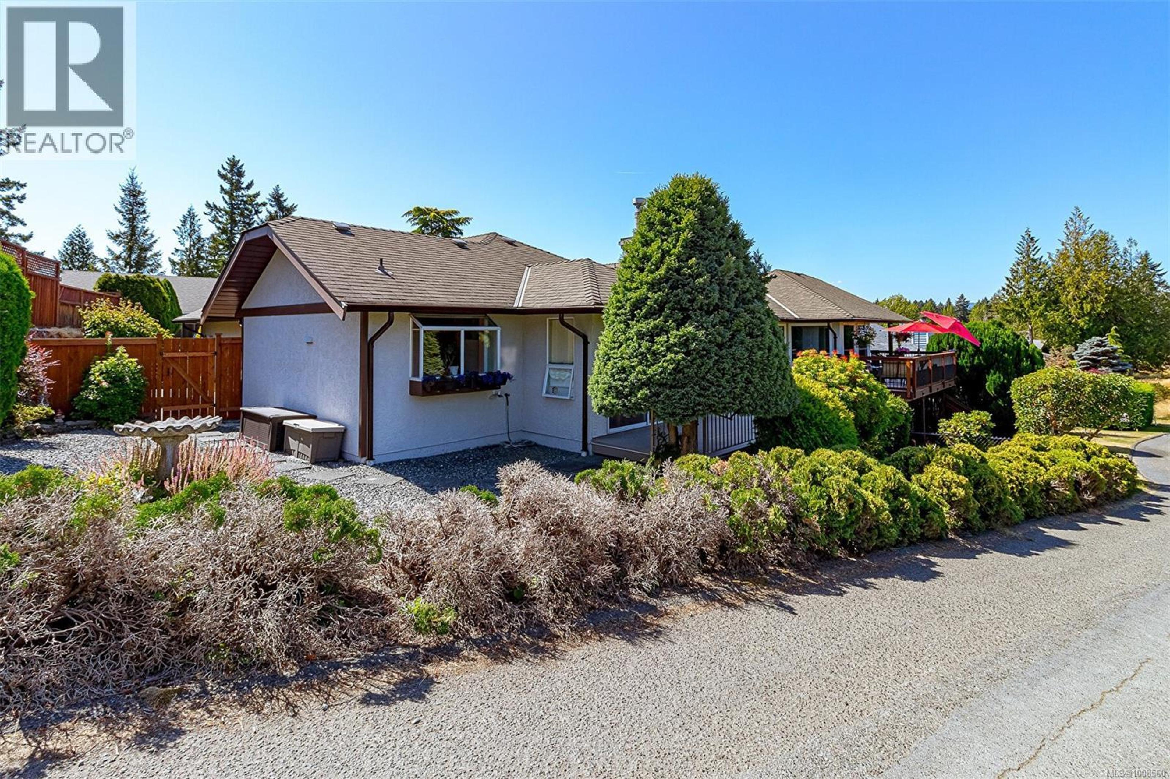 780 Country Club Dr, Cobble Hill - Exteriors - Photo 14