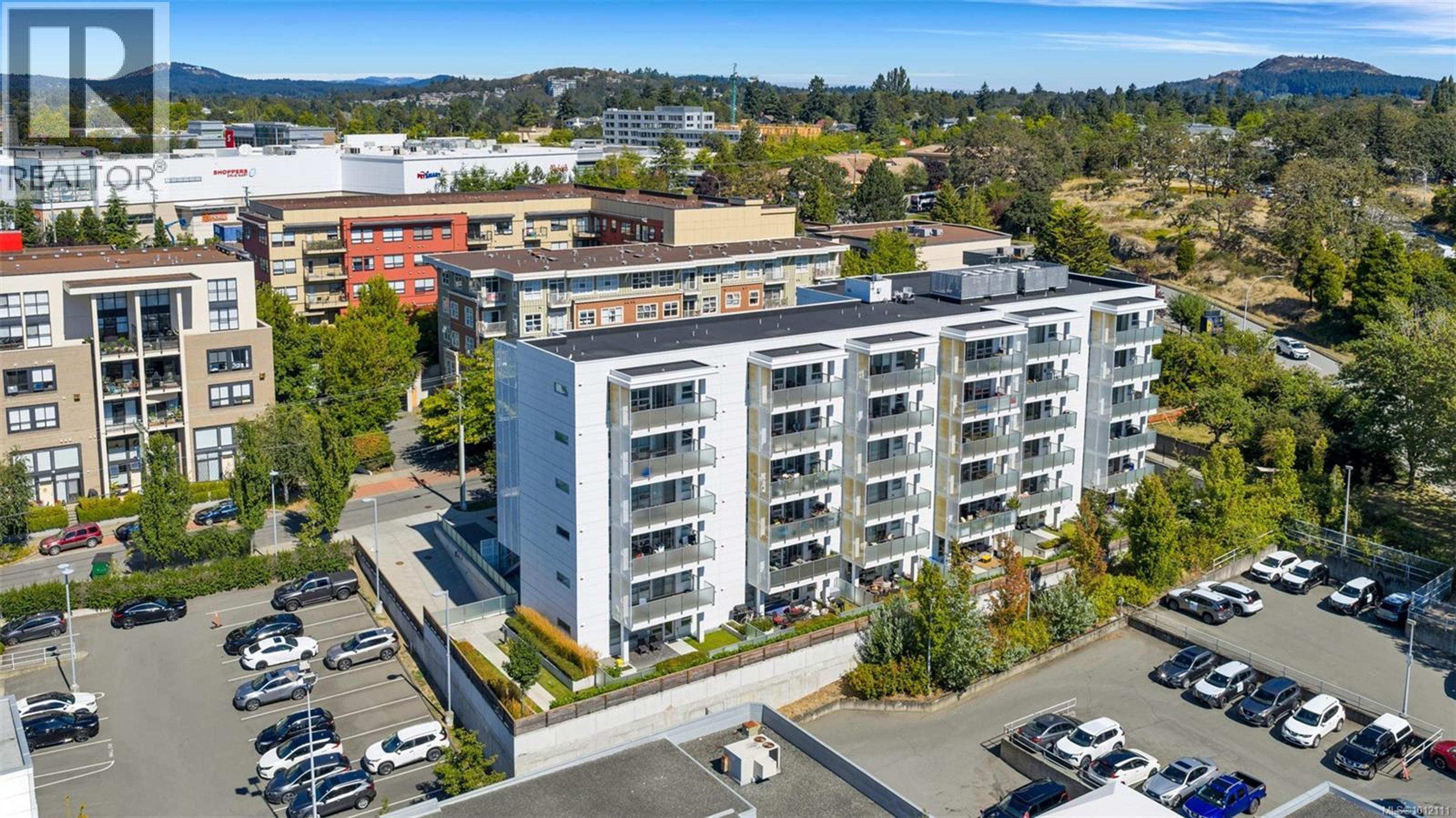 881 Short St, Saanich - Exteriors - Drone/Aerial View - Photo 2