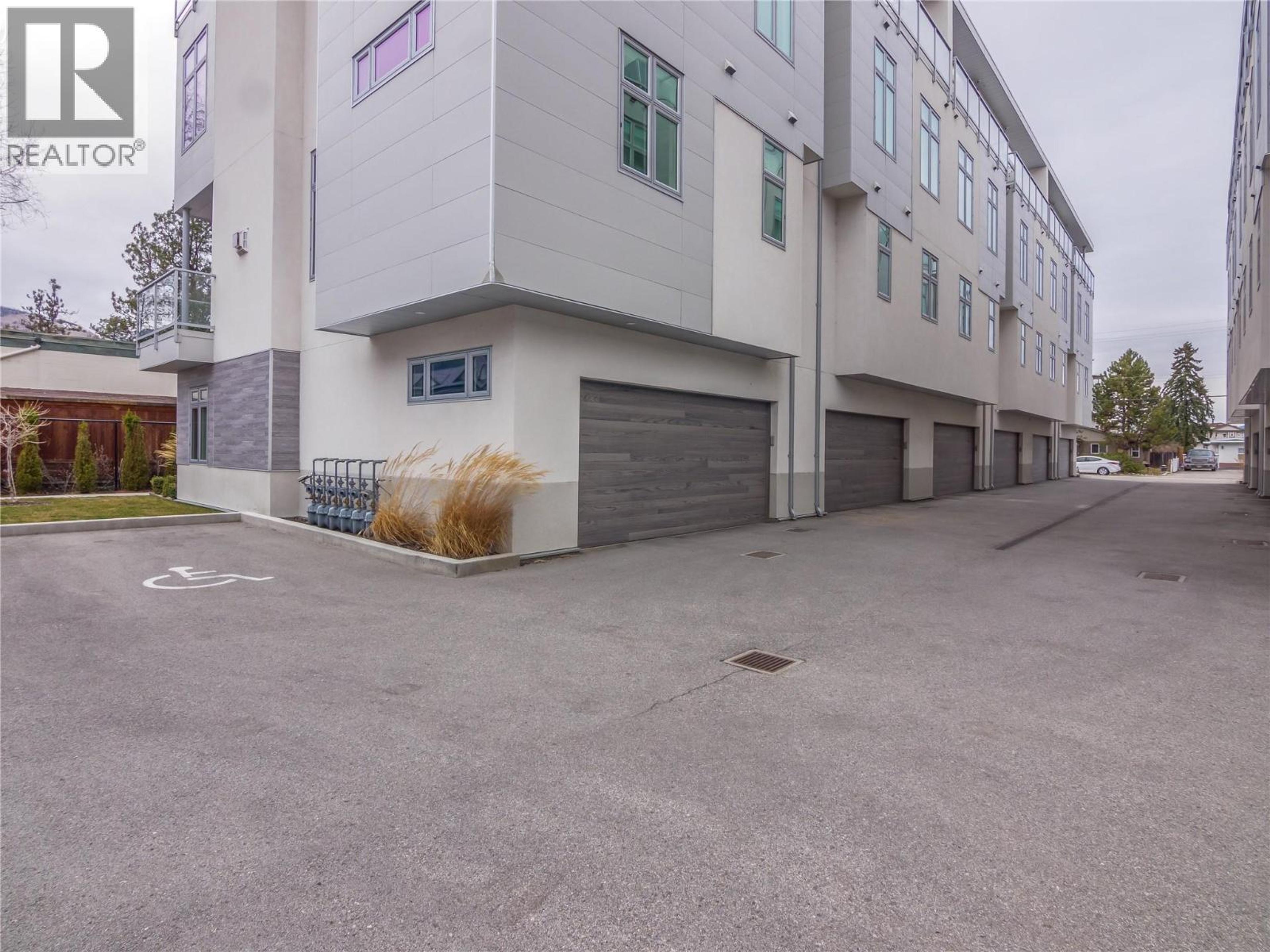 222 Lee Avenue, Penticton - Exteriors - Photo 6