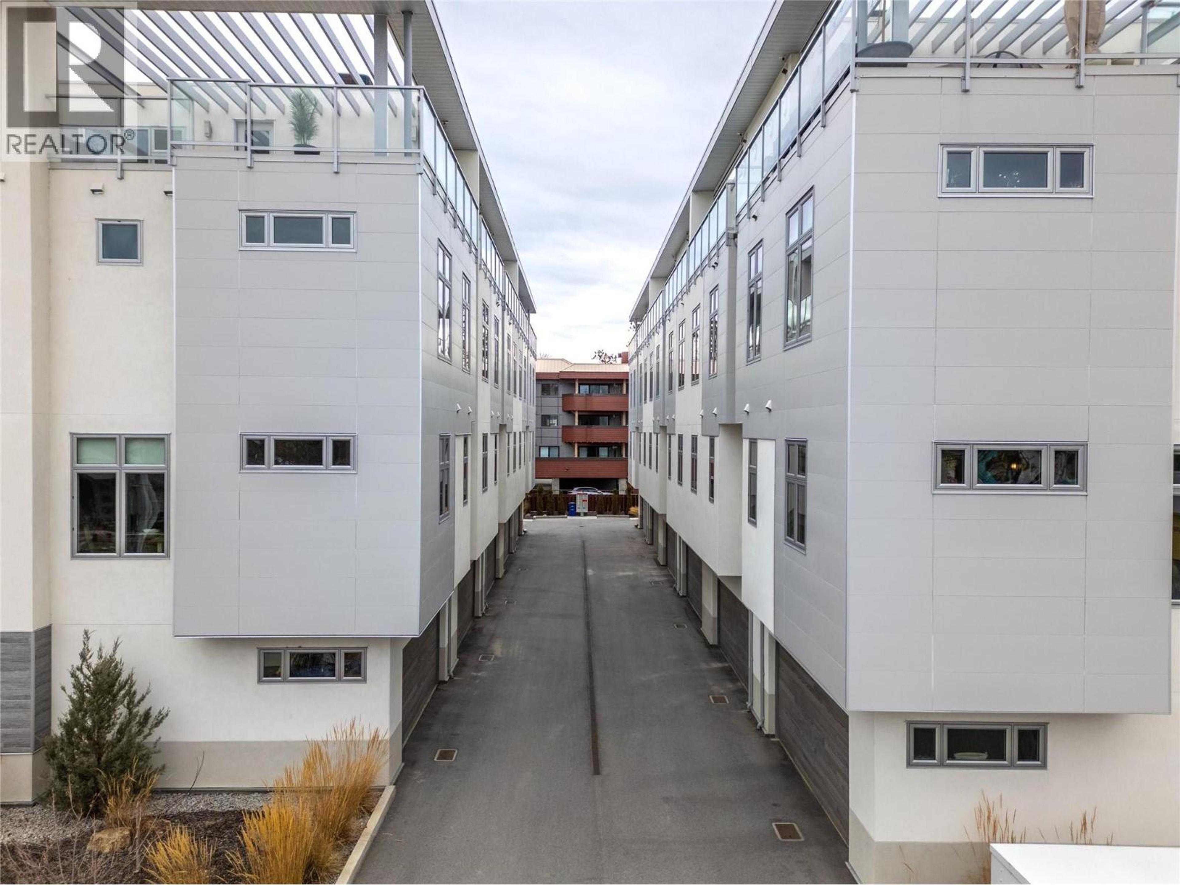 222 Lee Avenue, Penticton - Exteriors - Full Complex View - Photo 11