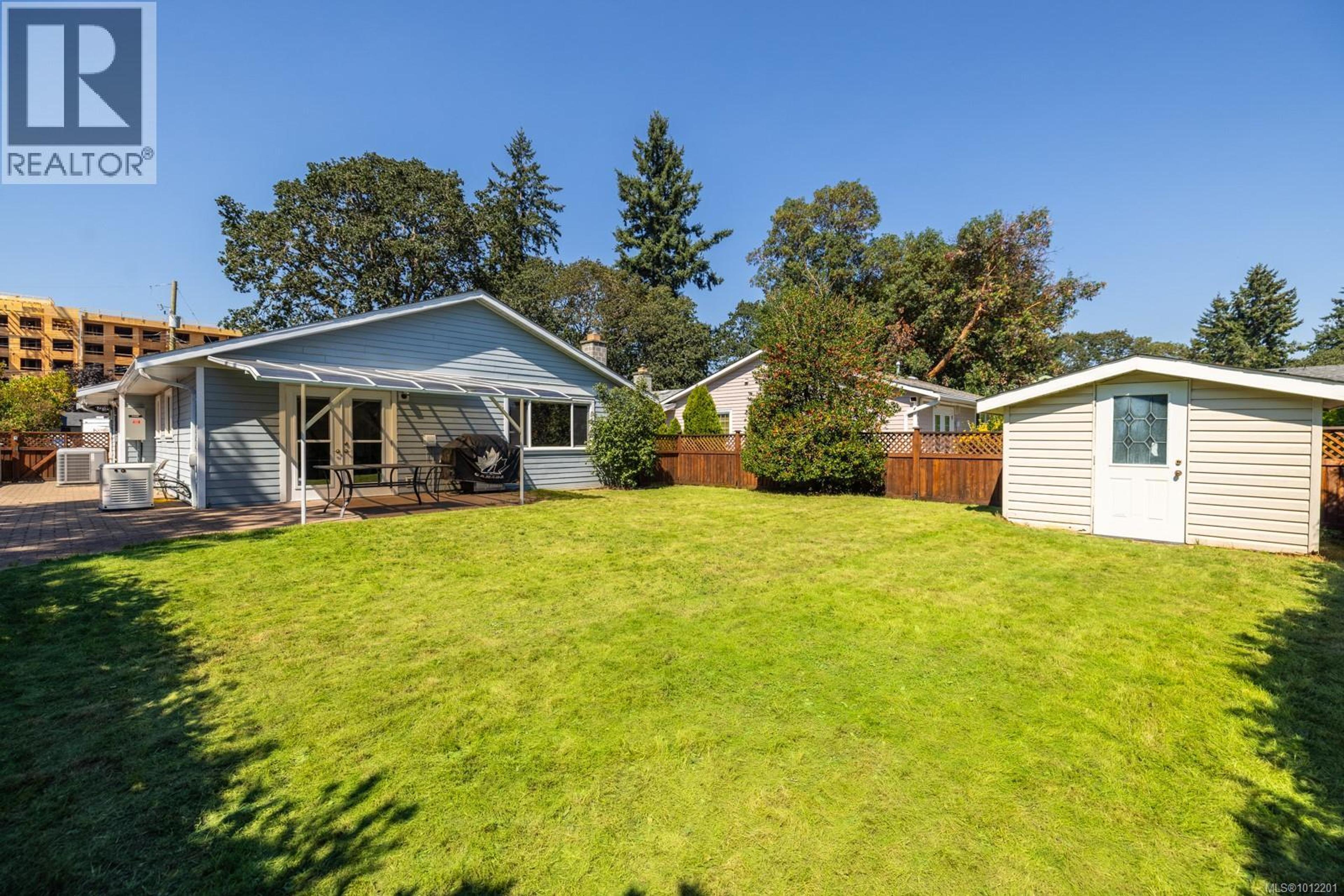 2889 Maurice Lane, Langford - Exteriors - Photo 1