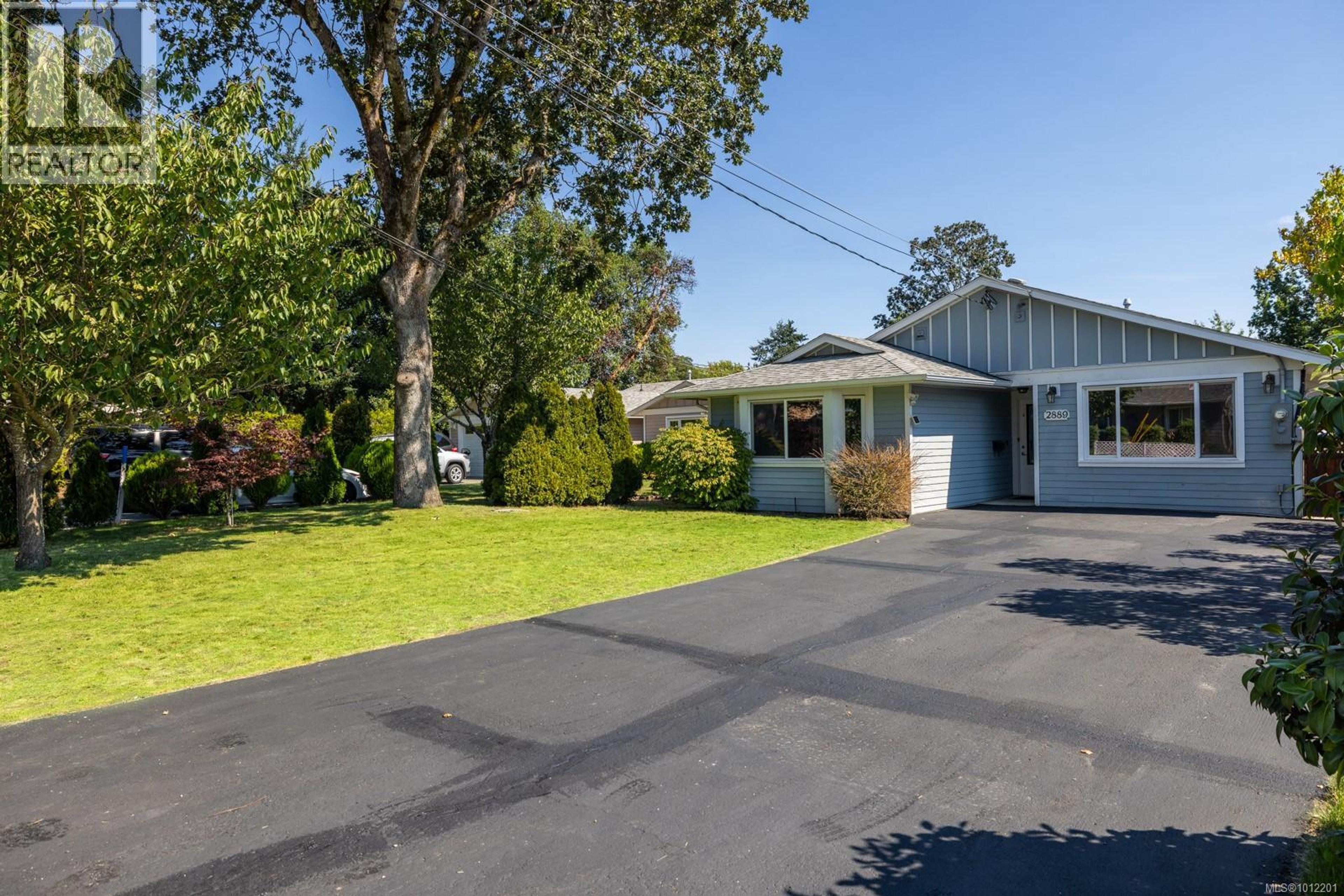 2889 Maurice Lane, Langford - Exteriors - Photo 3