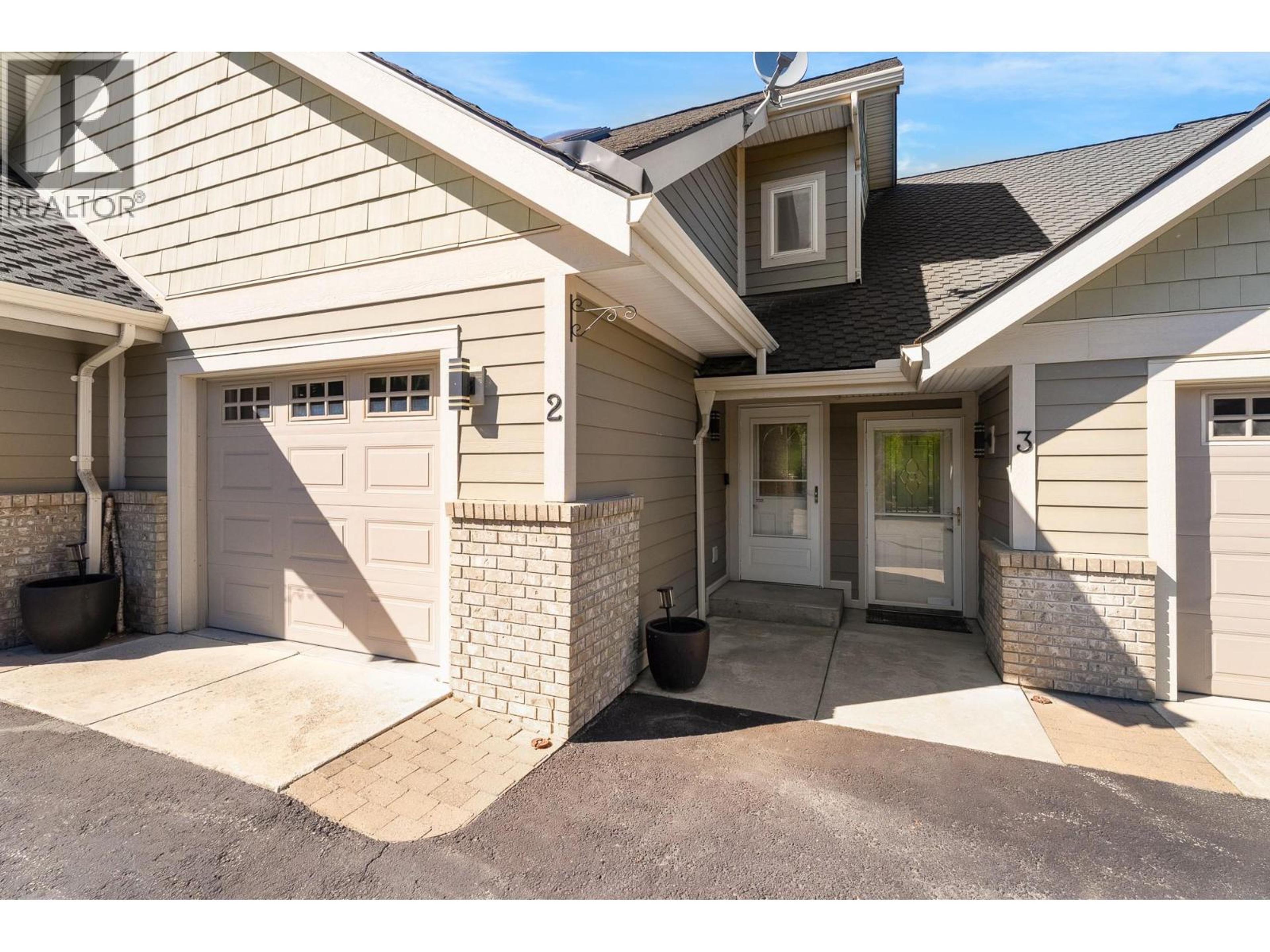 2802 Henstridge Road, Sorrento - Exteriors - Full Complex View - Photo 9