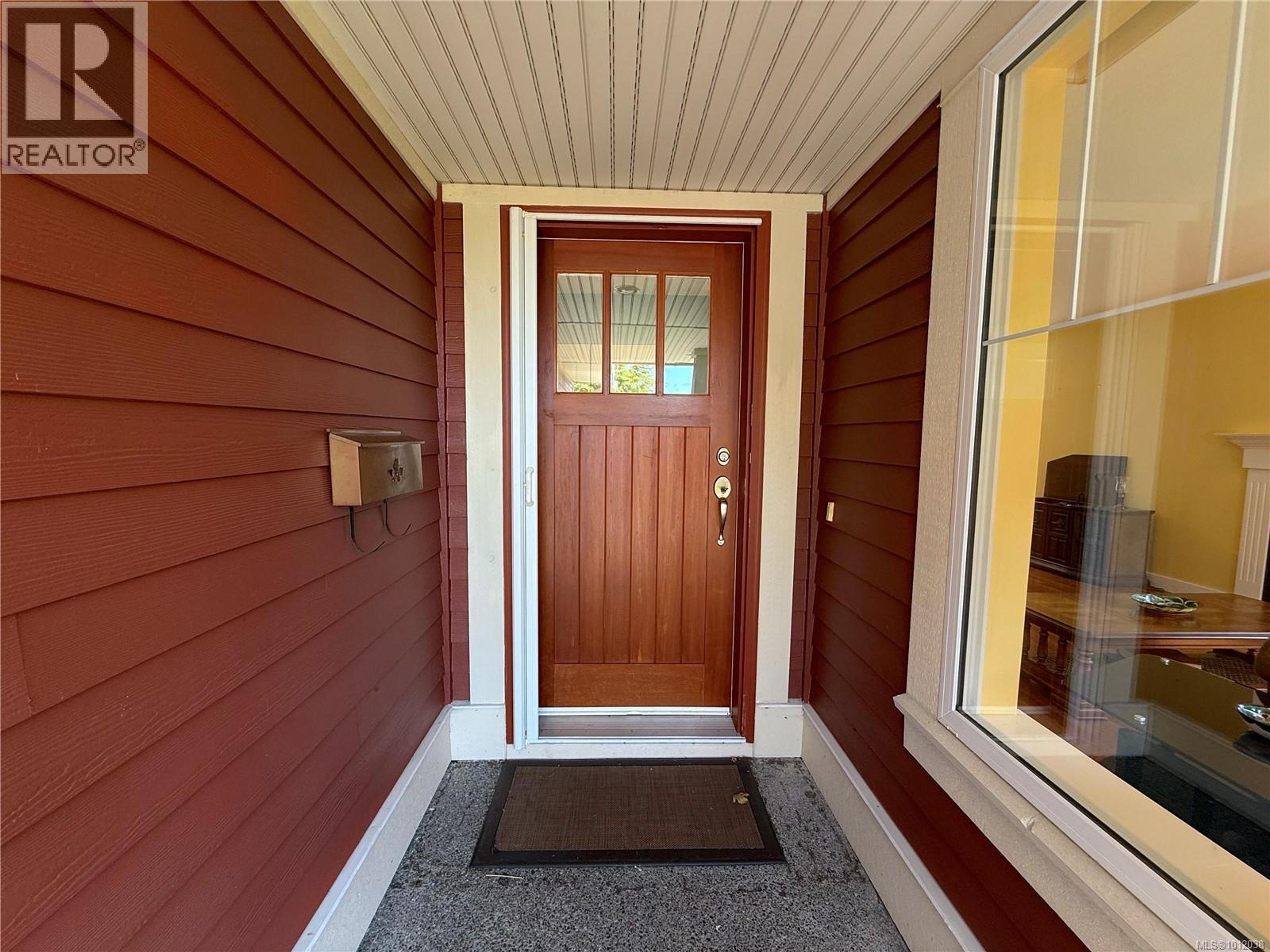 769 Merecroft Rd, Campbell River - Exteriors - Photo 2