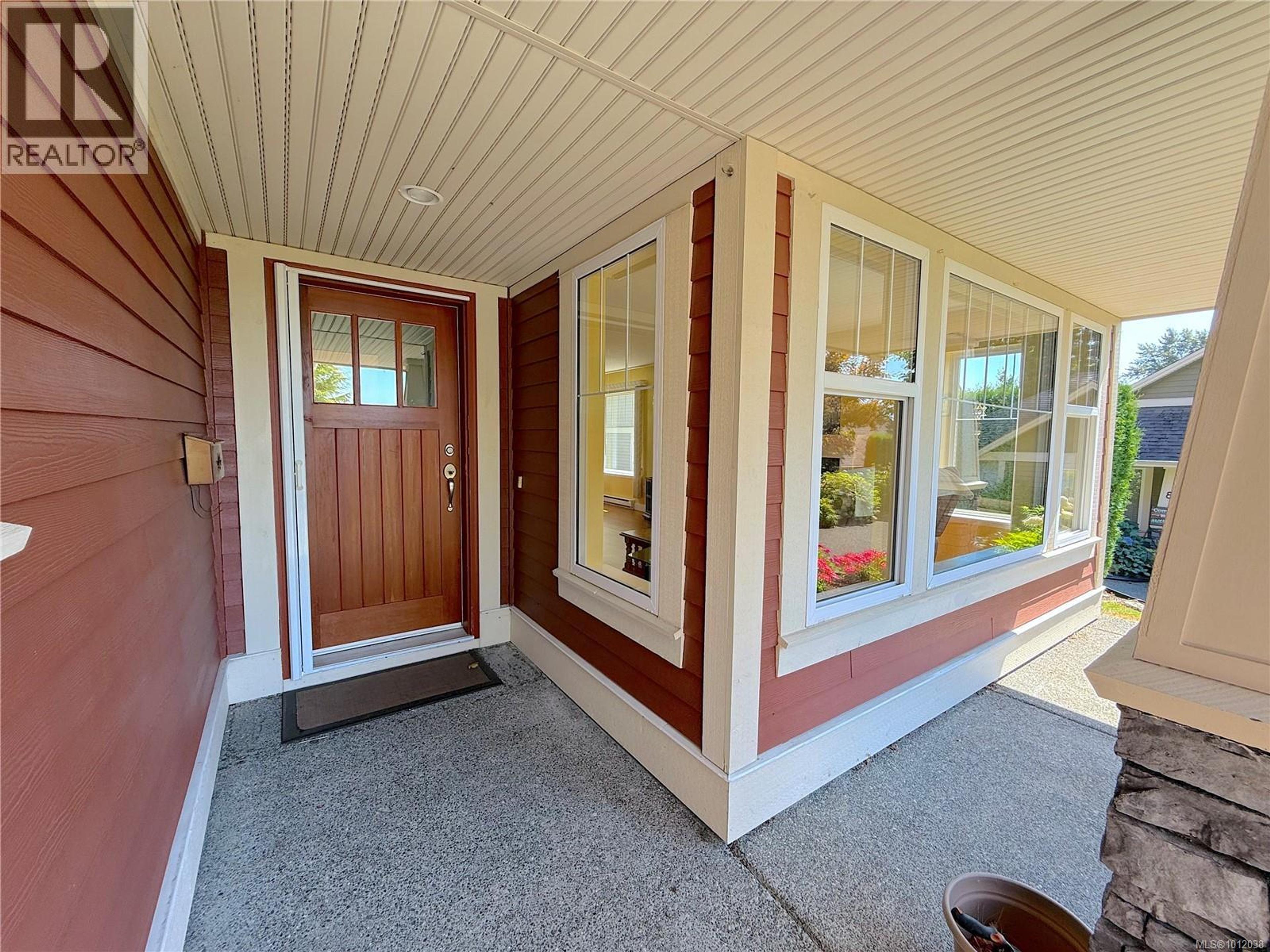 769 Merecroft Rd, Campbell River - Exteriors - Photo 3