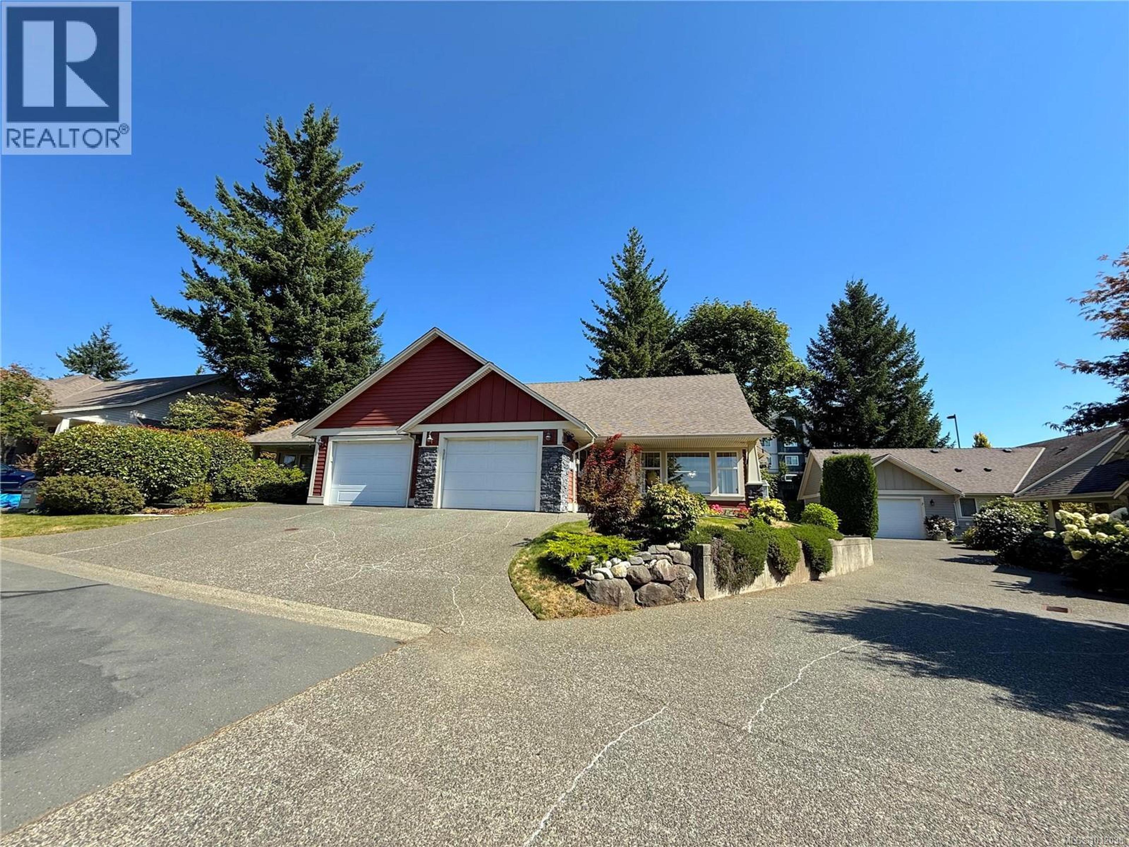 769 Merecroft Rd, Campbell River - Exteriors - Full Complex View - Photo 5