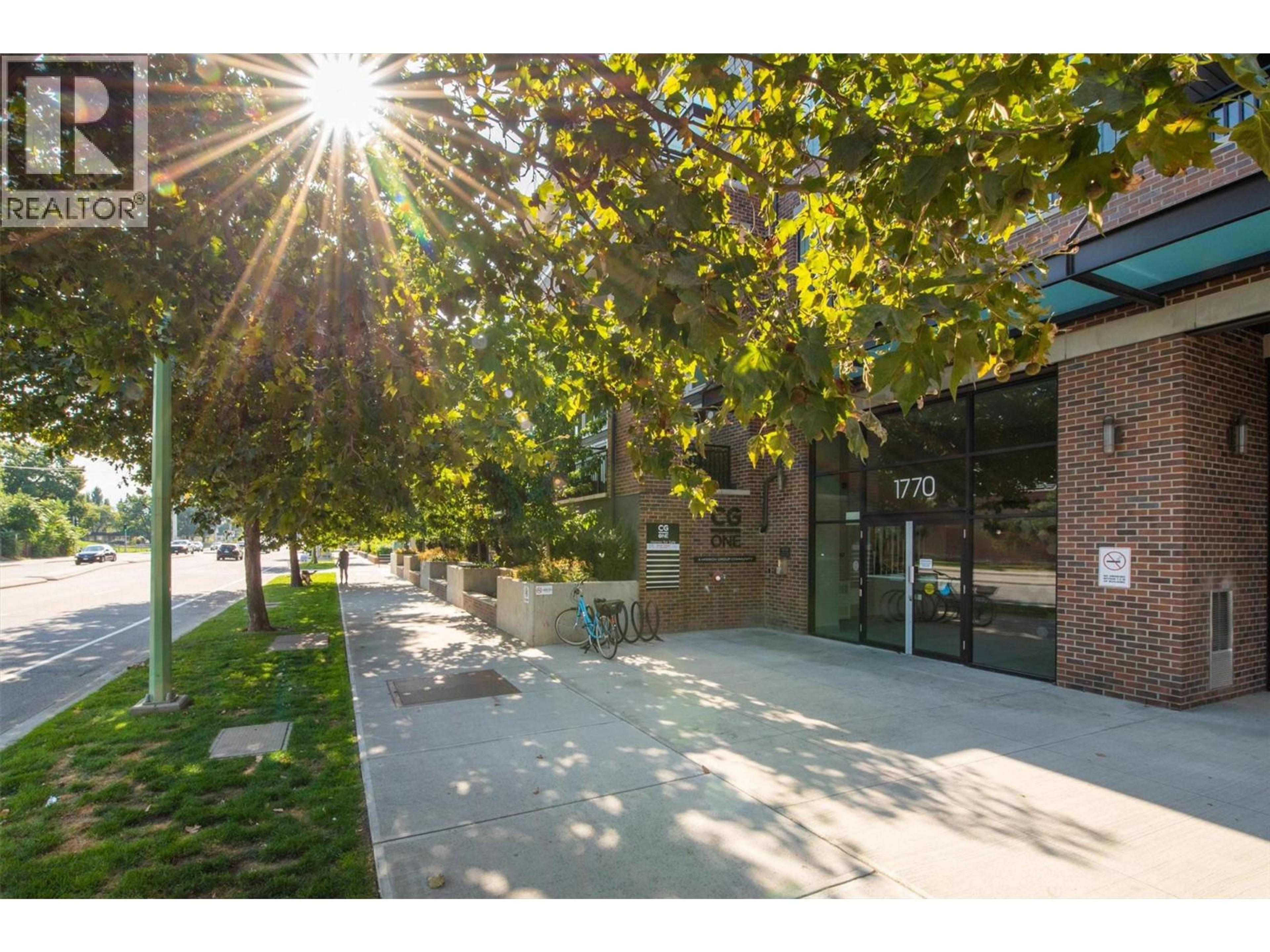 1770 Richter Street, Kelowna - Exteriors - Photo 2