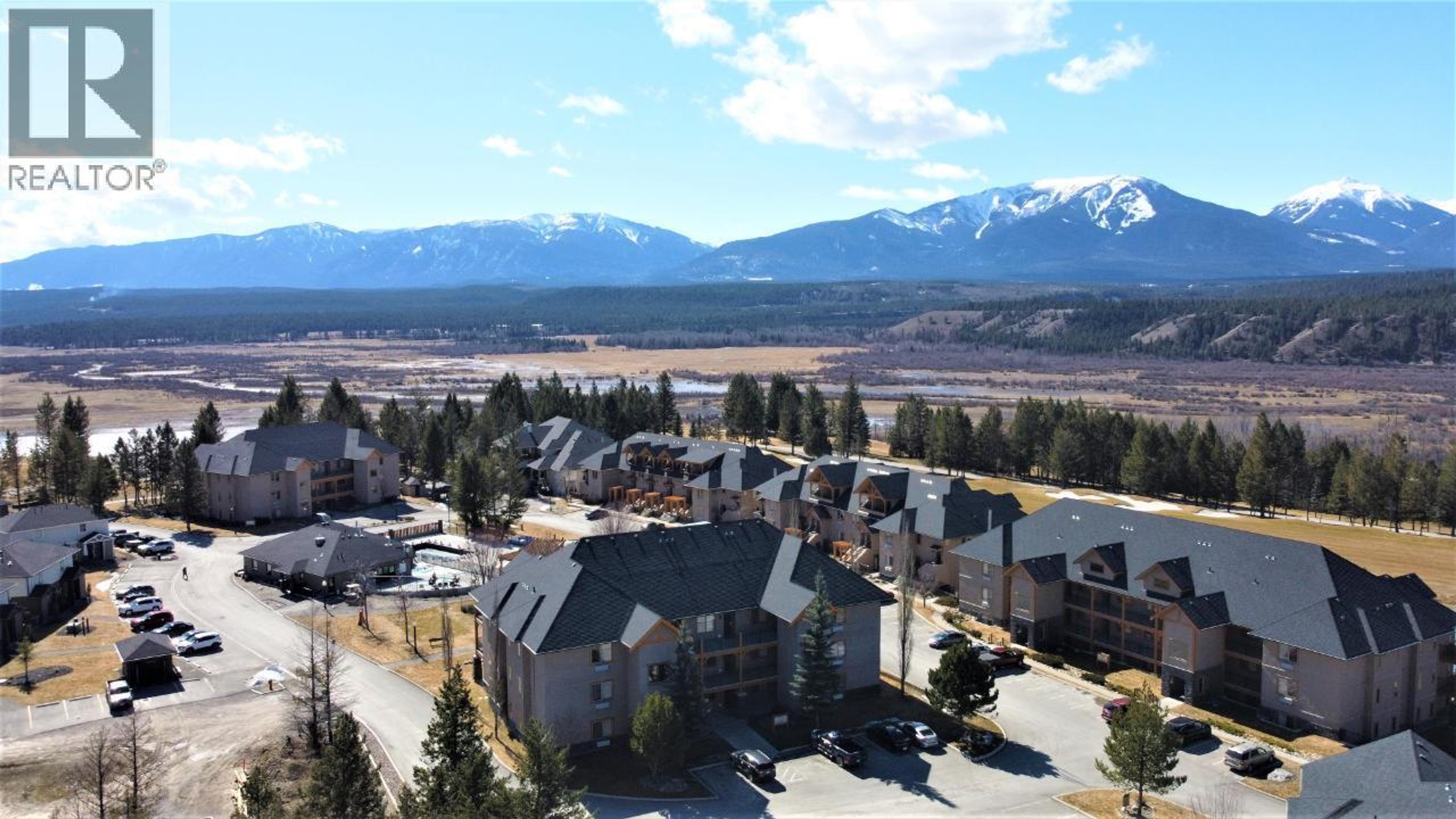 200 BIGHORN Boulevard, Radium Hot Springs - Exteriors - Full Complex View, Drone/Aerial View - Photo 8