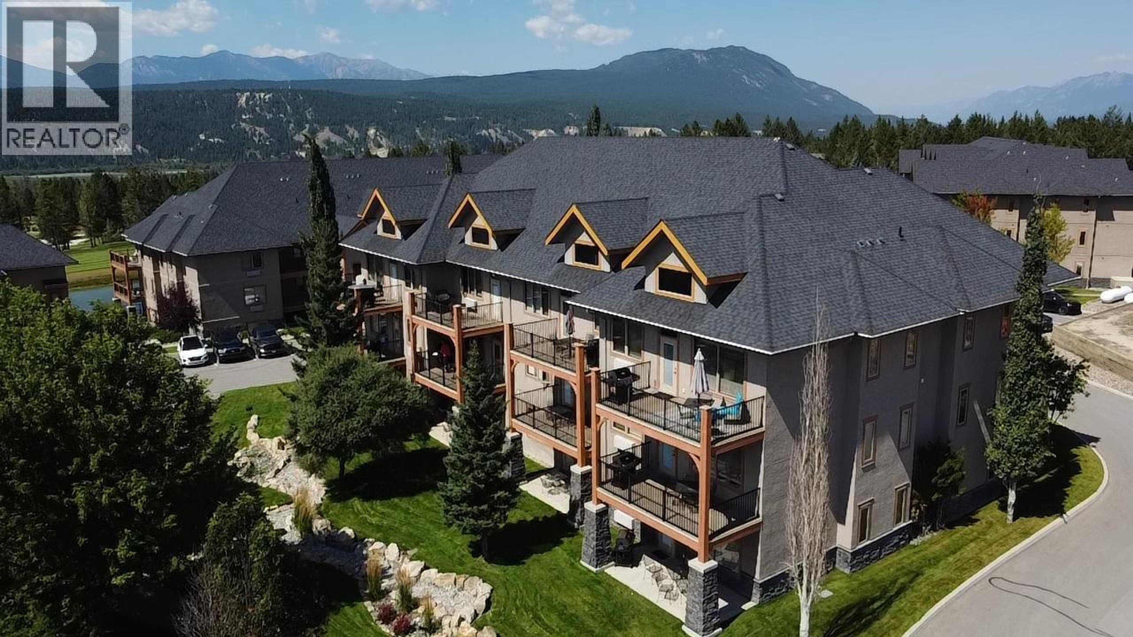 200 BIGHORN Boulevard, Radium Hot Springs - Exteriors - Full Complex View, Drone/Aerial View - Photo 10