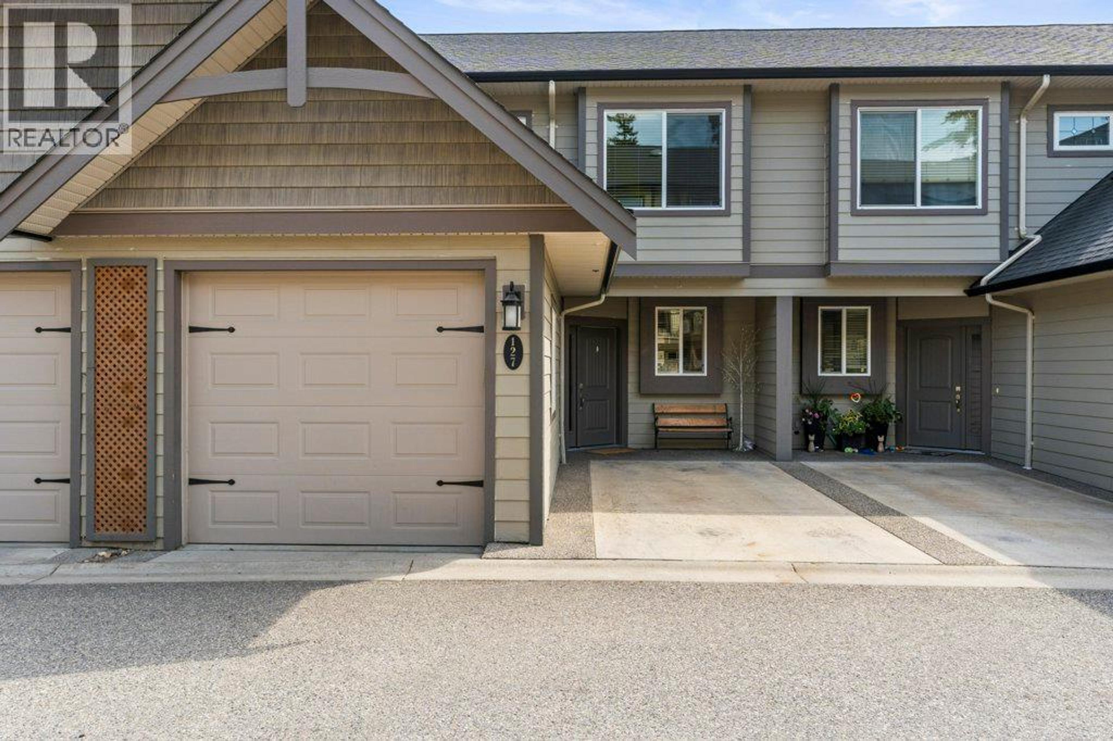 3780 Schubert Road, Armstrong - Exteriors - Photo 2