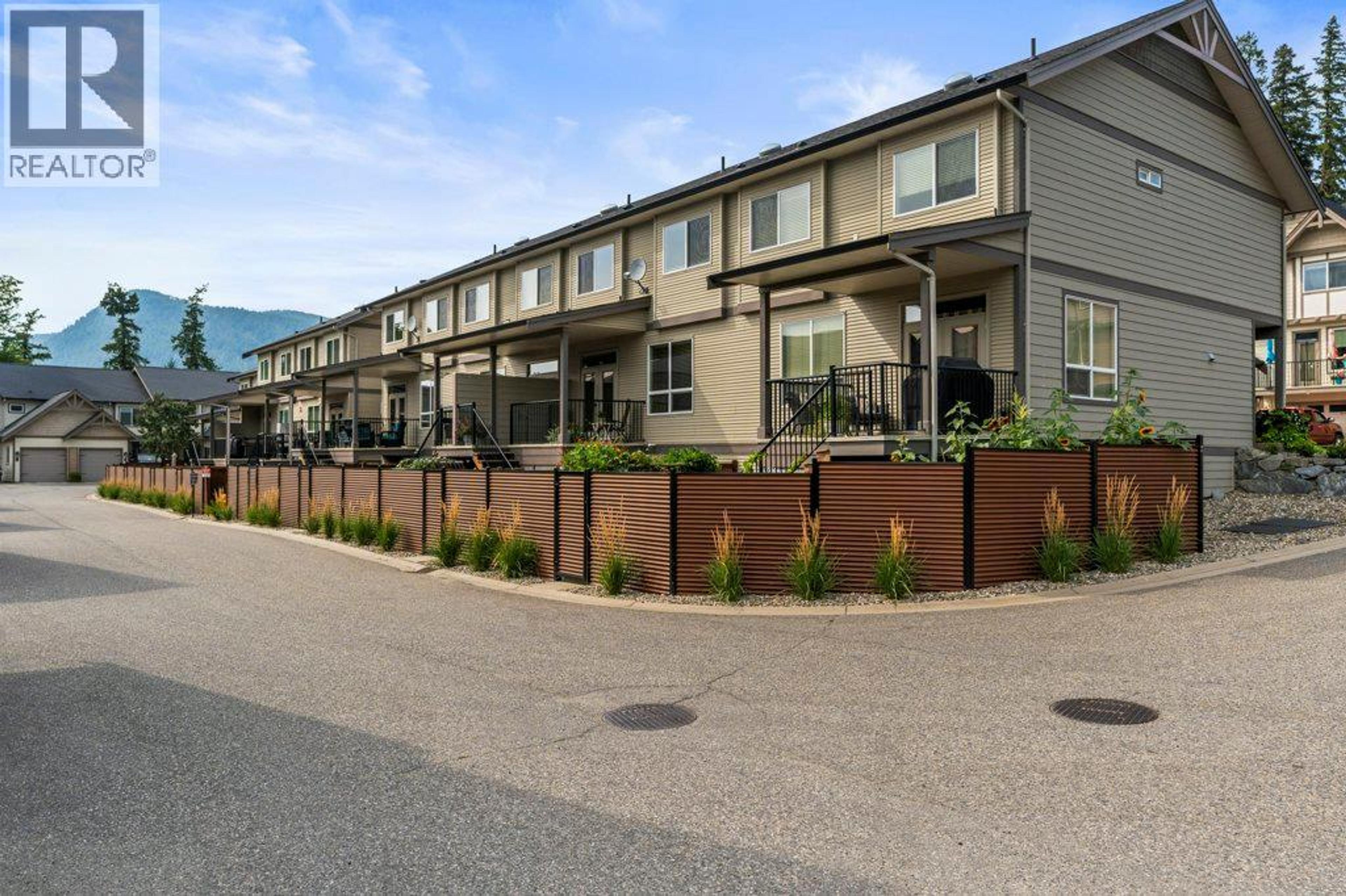 3780 Schubert Road, Armstrong - Exteriors - Full Complex View - Photo 4