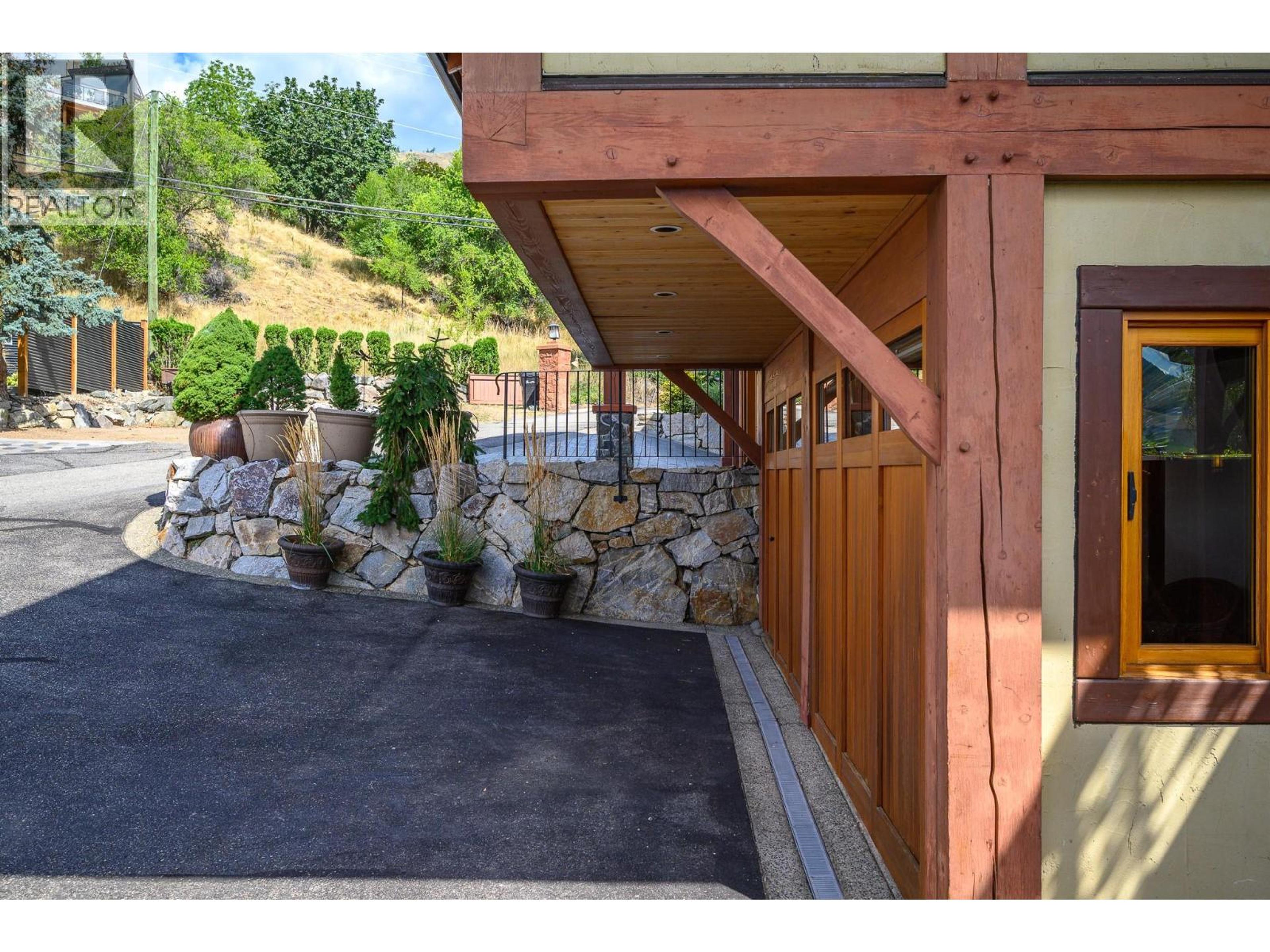 7302 Old Stamp Mill Road, Vernon - Exteriors - Photo 4