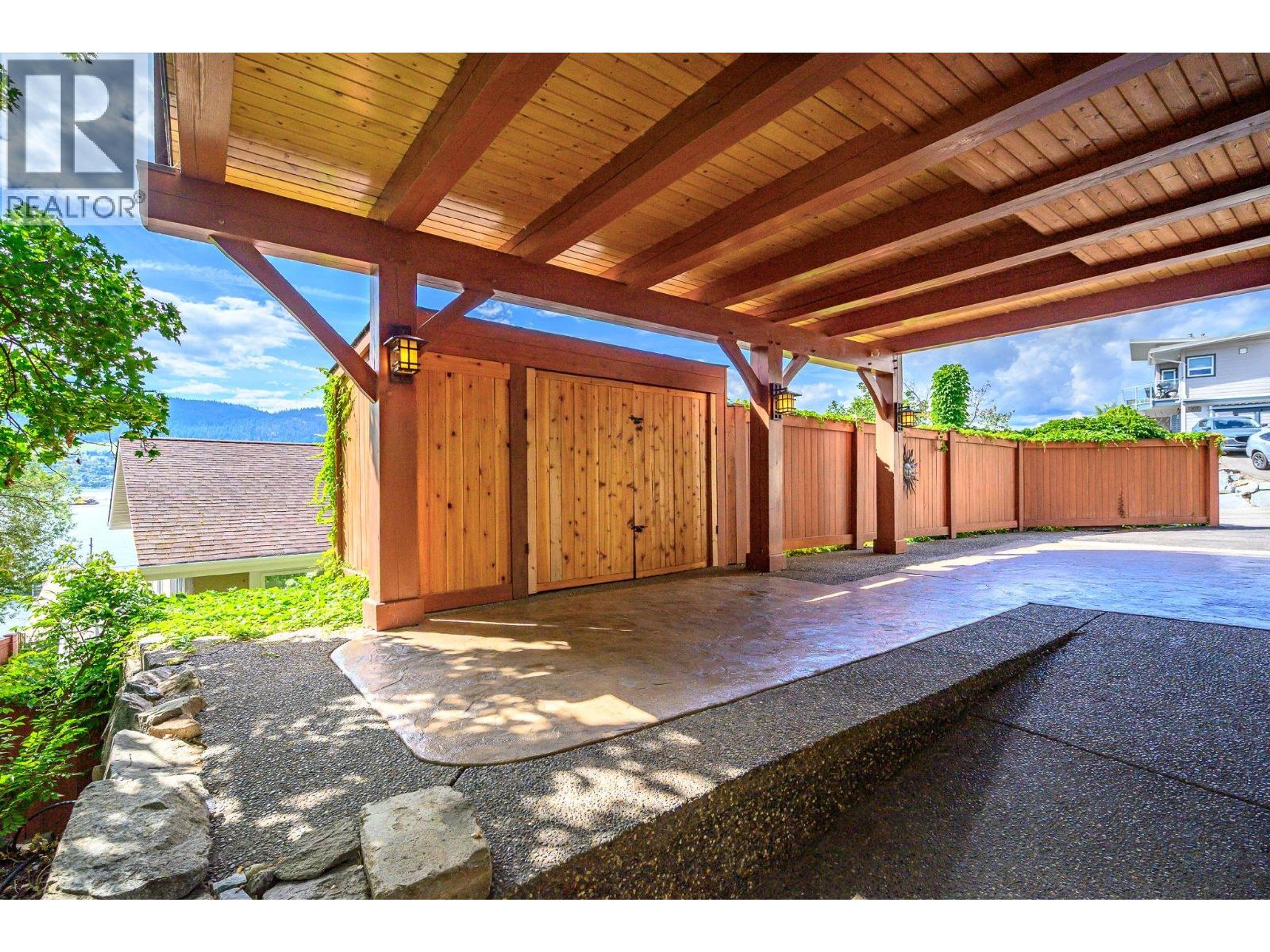 7302 Old Stamp Mill Road, Vernon - Exteriors - Photo 6