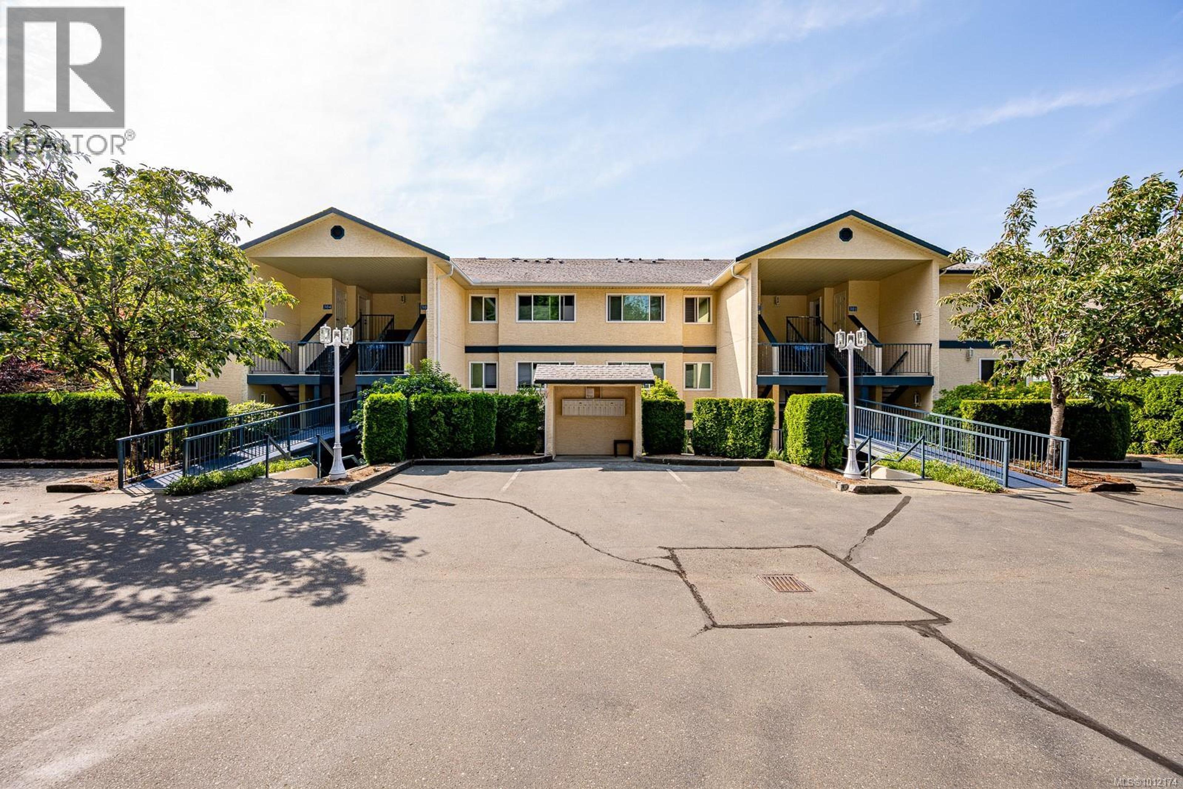 1902 Comox Ave, Comox - Exteriors - Full Complex View - Photo 5