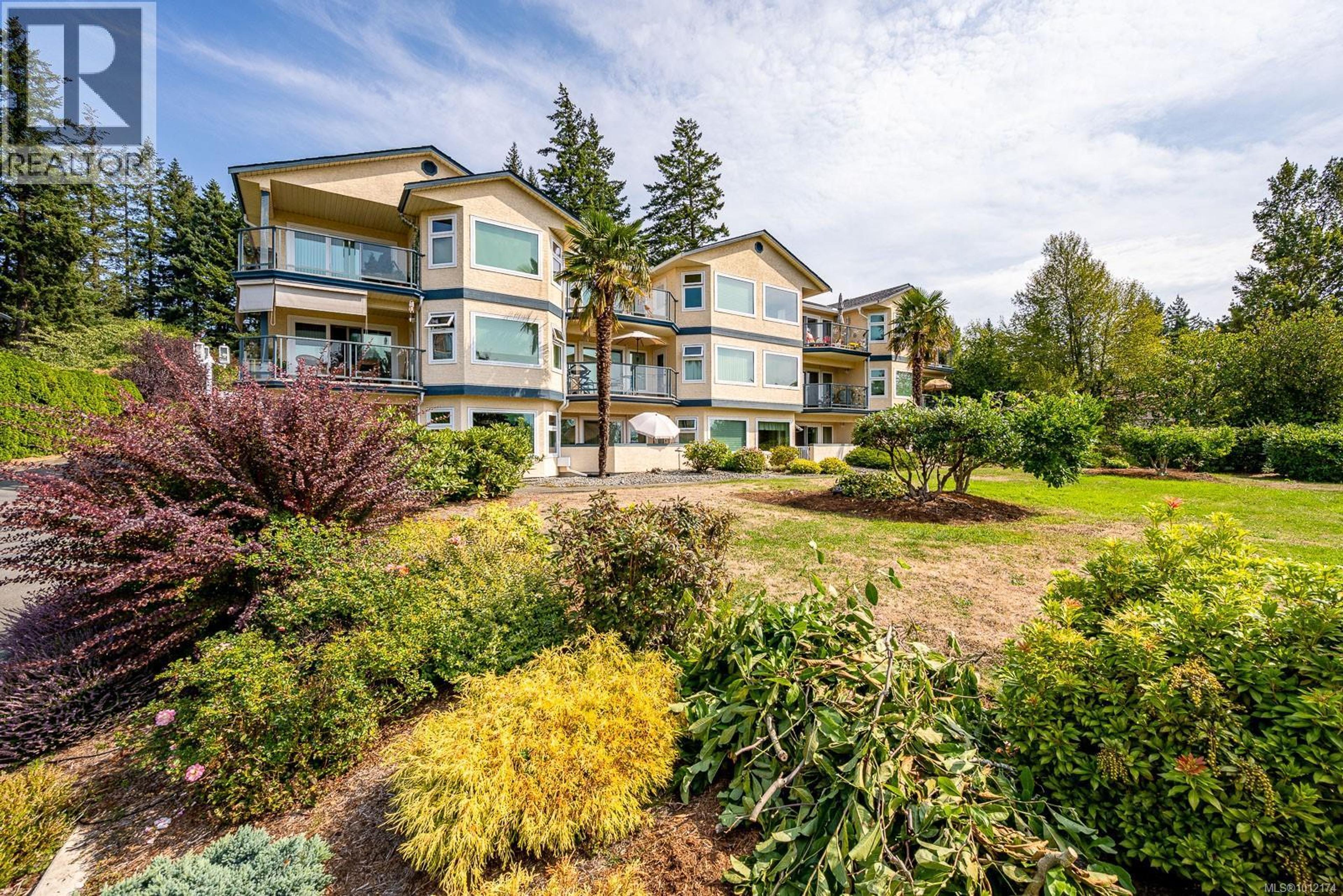 1902 Comox Ave, Comox - Exteriors - Full Complex View - Photo 7