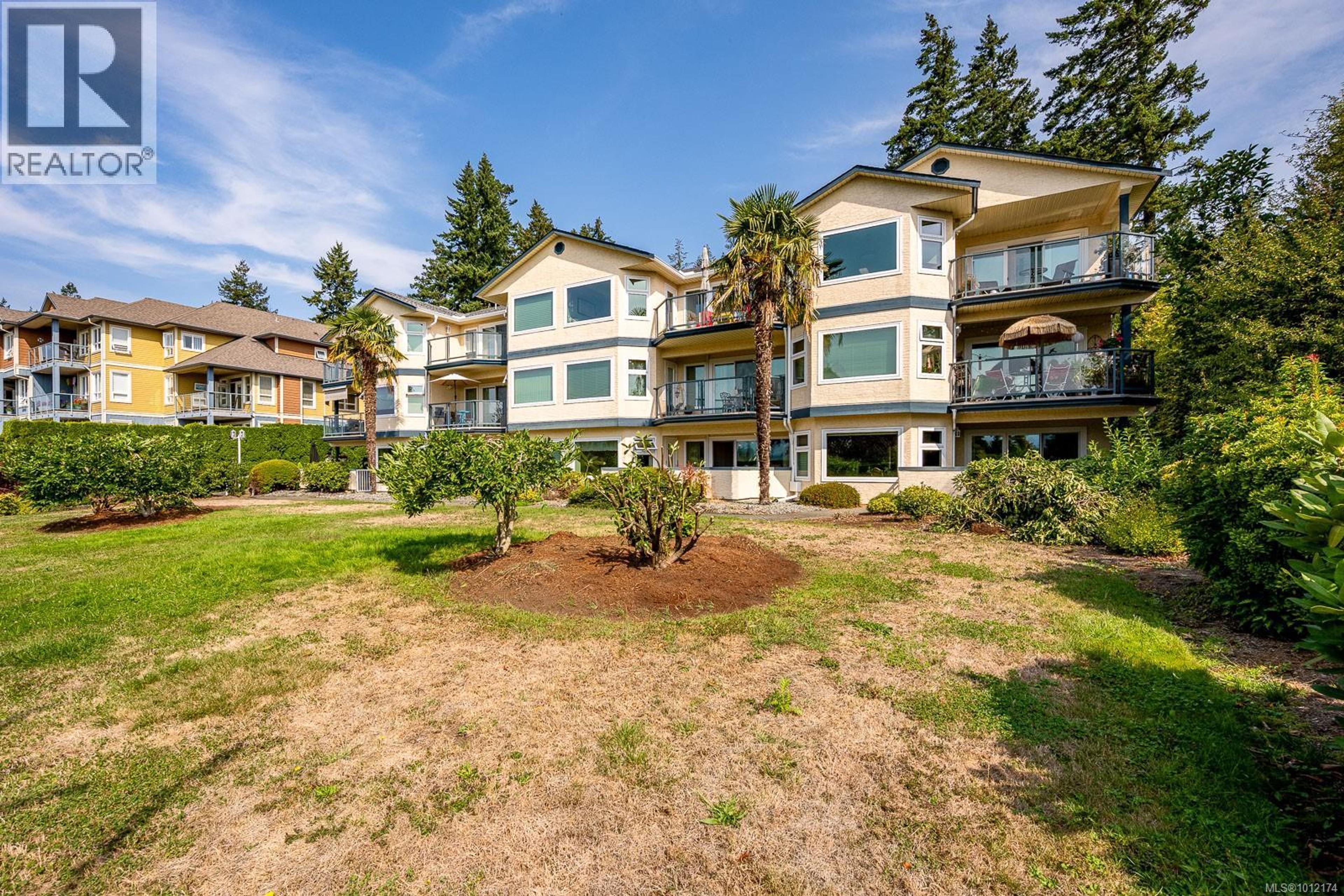 1902 Comox Ave, Comox - Exteriors - Full Complex View - Photo 9