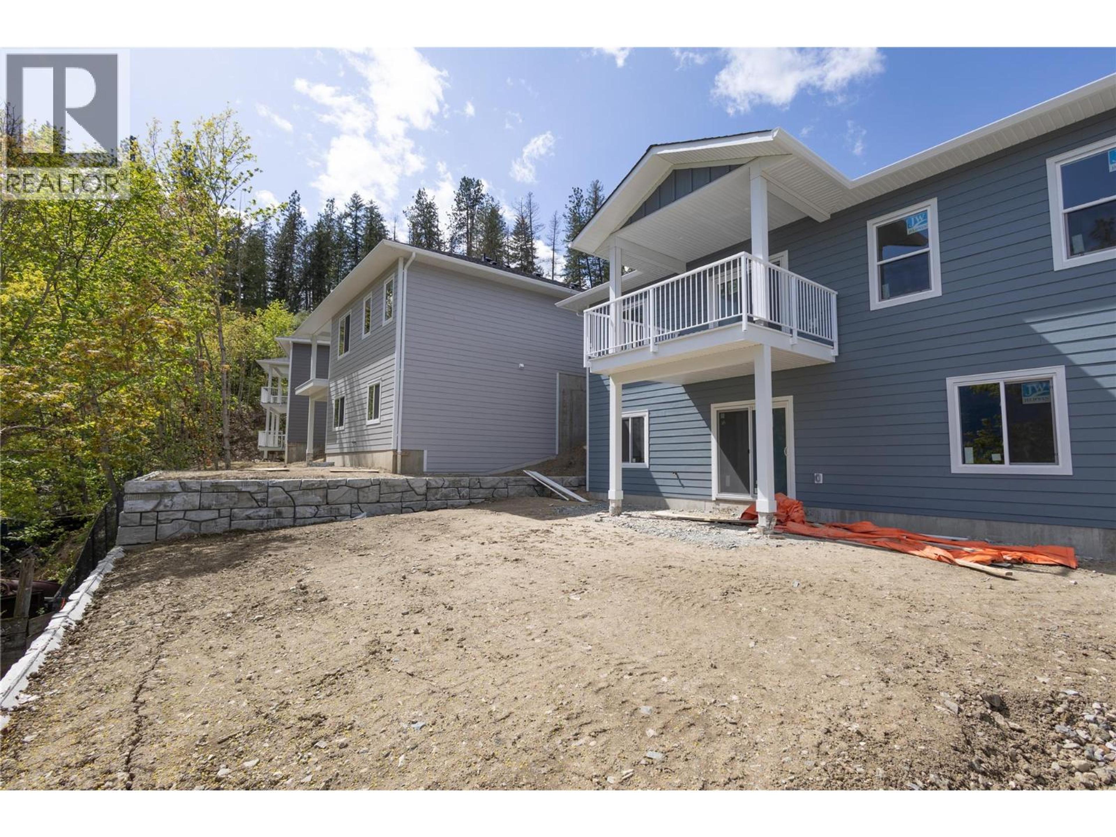 806 Cliff Avenue, Enderby - Exteriors - Full Complex View - Photo 8