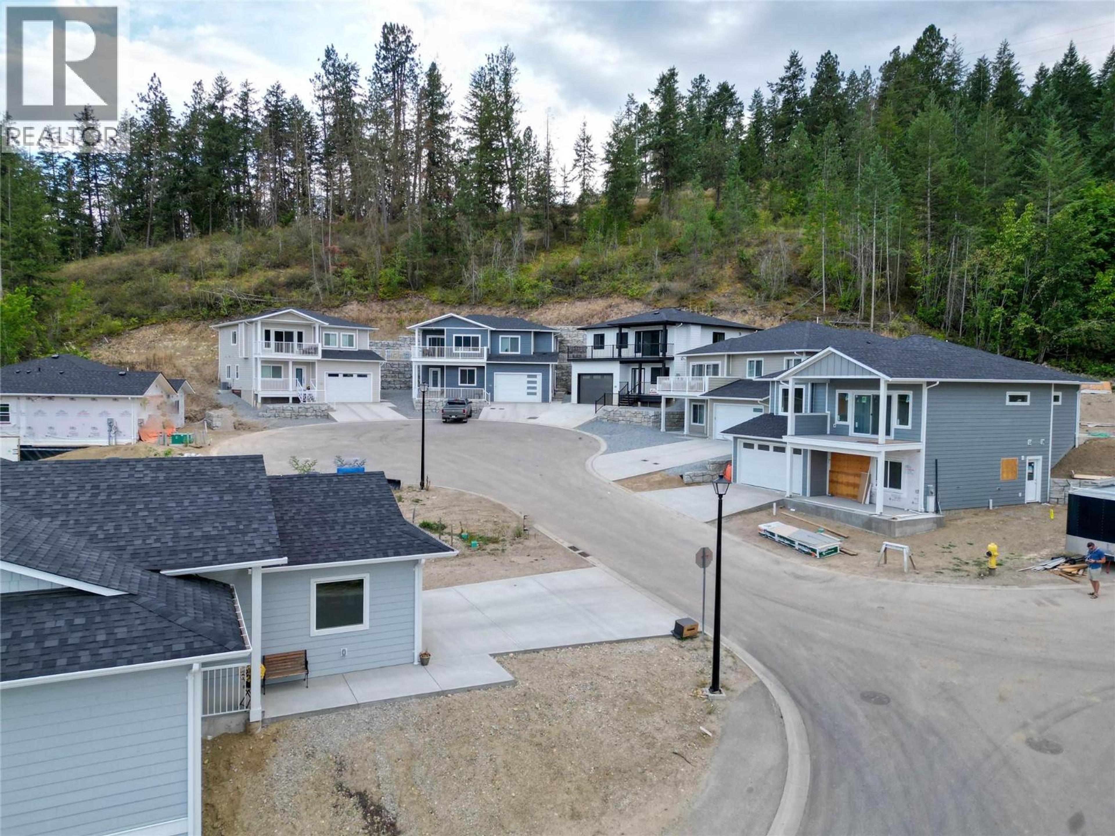 806 Cliff Avenue, Enderby - Exteriors - Full Complex View, Drone/Aerial View - Photo 11