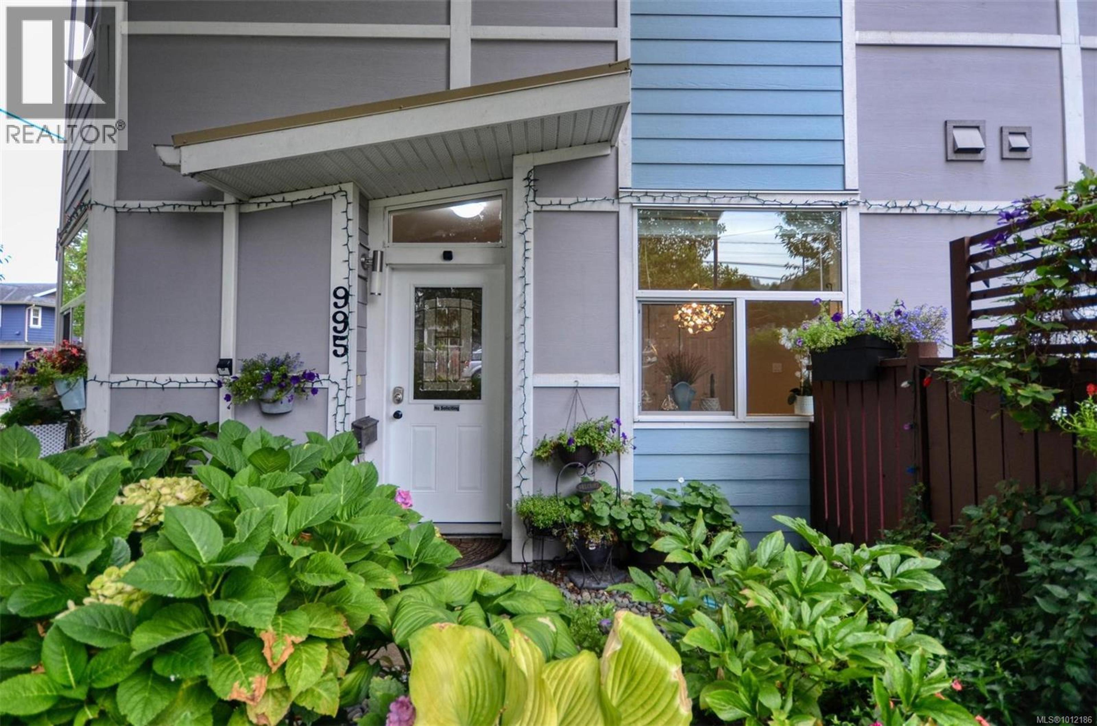 995 Walfred Rd, Langford - Exteriors - Photo 3