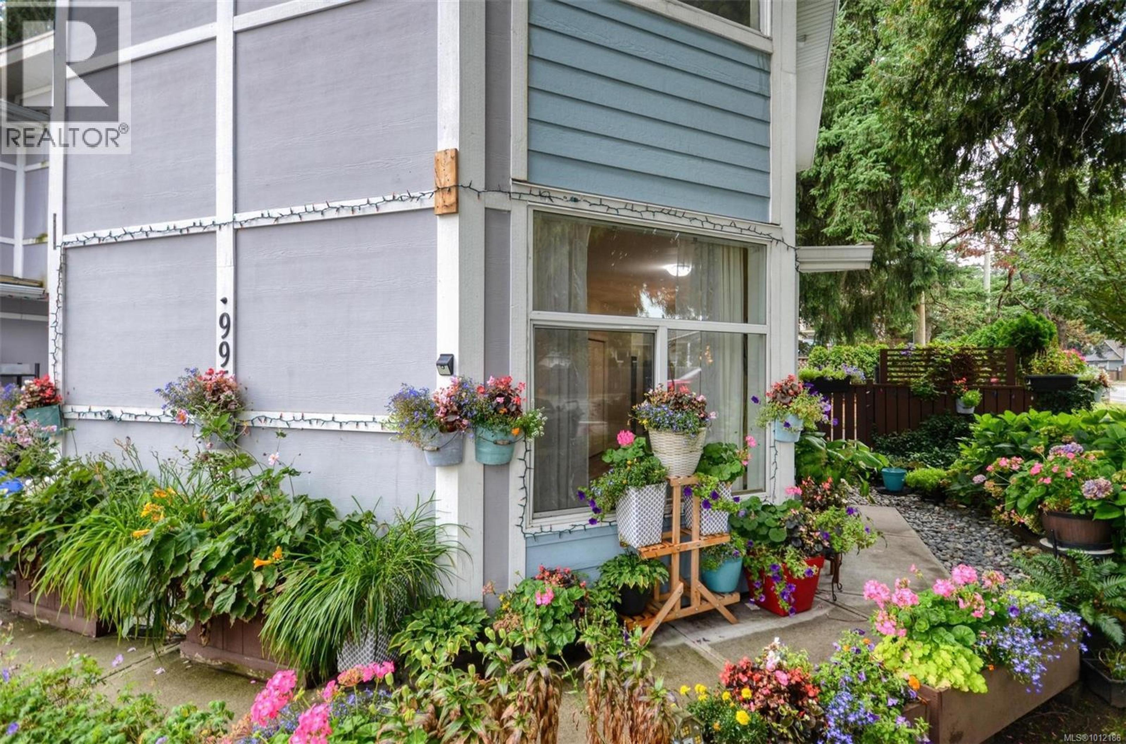 995 Walfred Rd, Langford - Exteriors - Photo 5