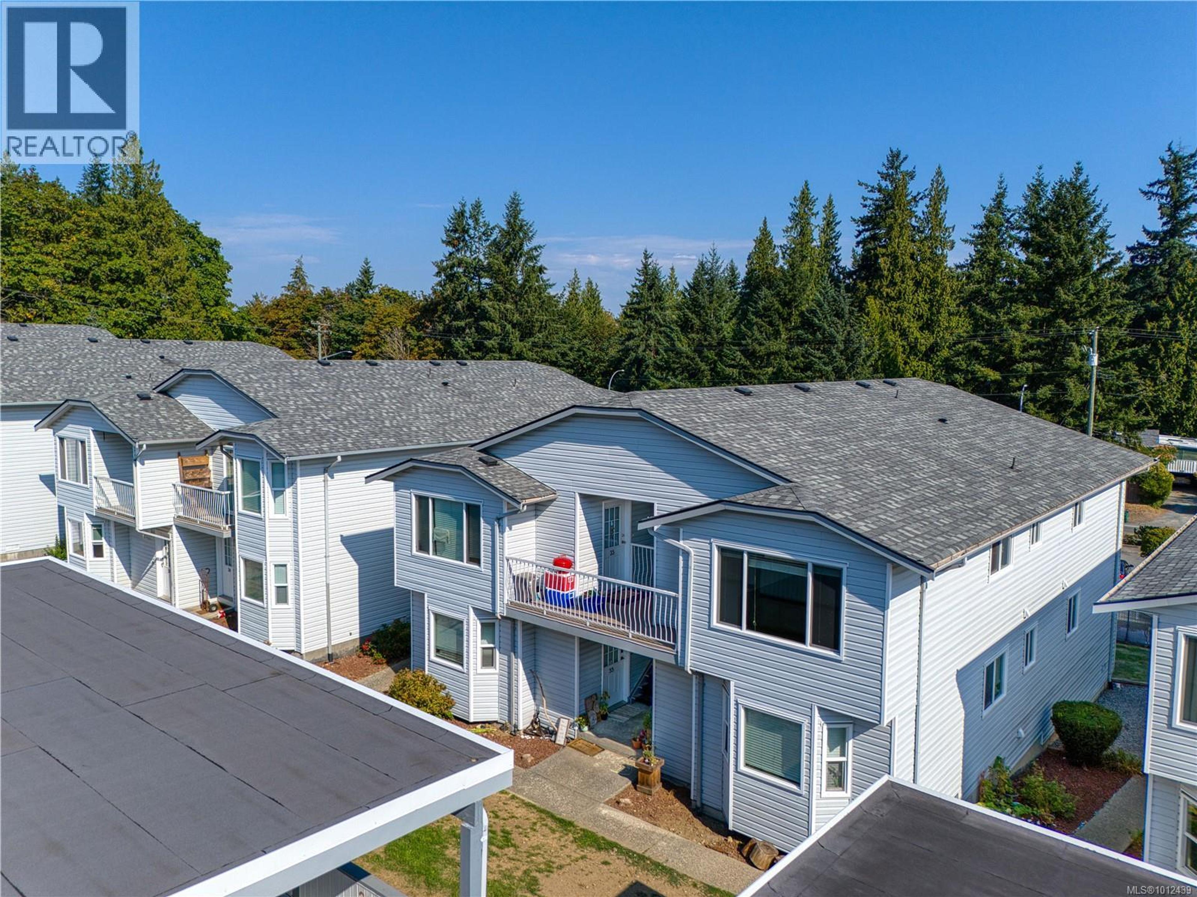 262 Harwell Rd, Nanaimo - Exteriors - Full Complex View, Drone/Aerial View - Photo 2