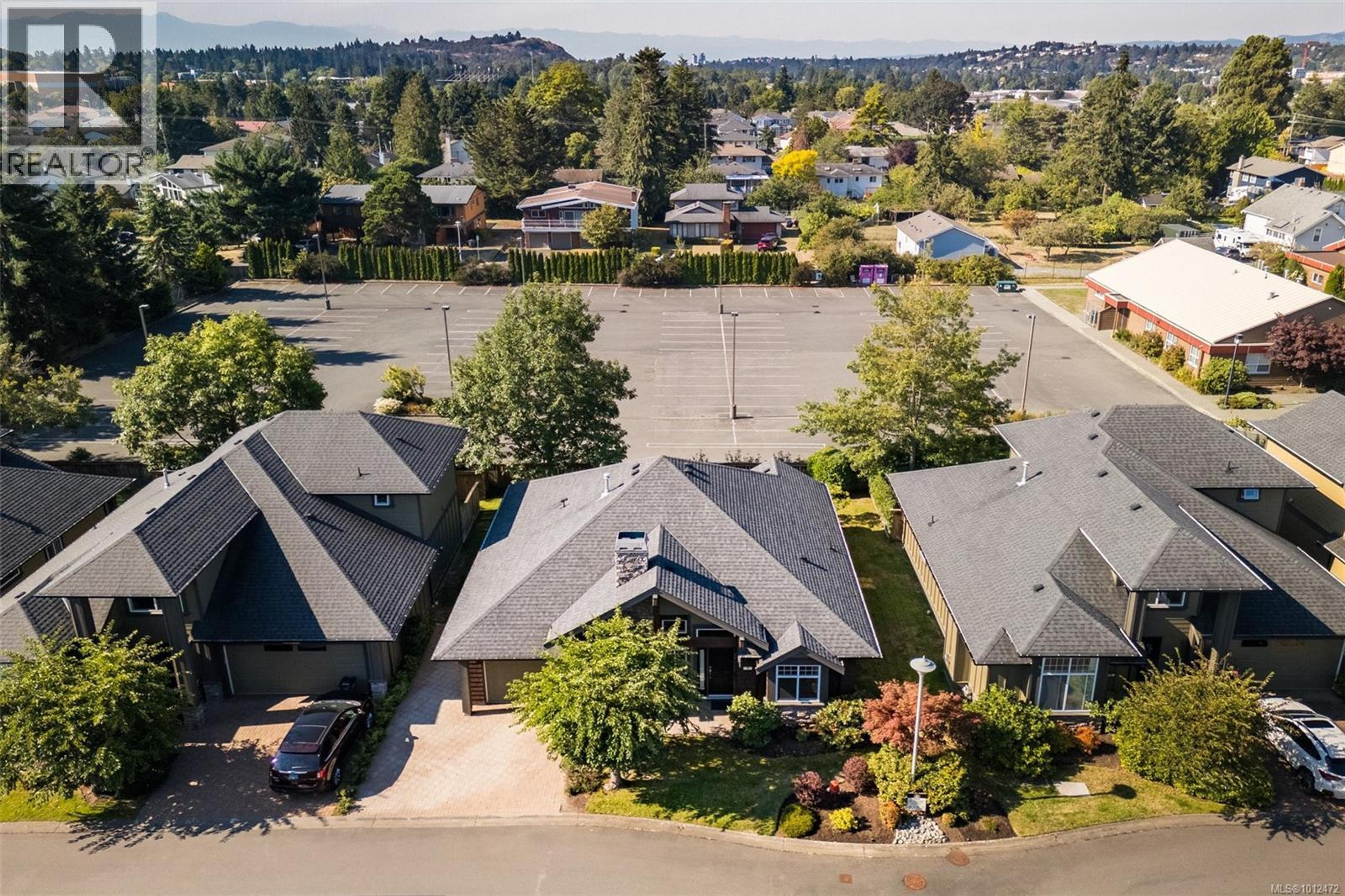 2229 Graduation Pl, Saanich - Exteriors - Drone/Aerial View - Photo 4