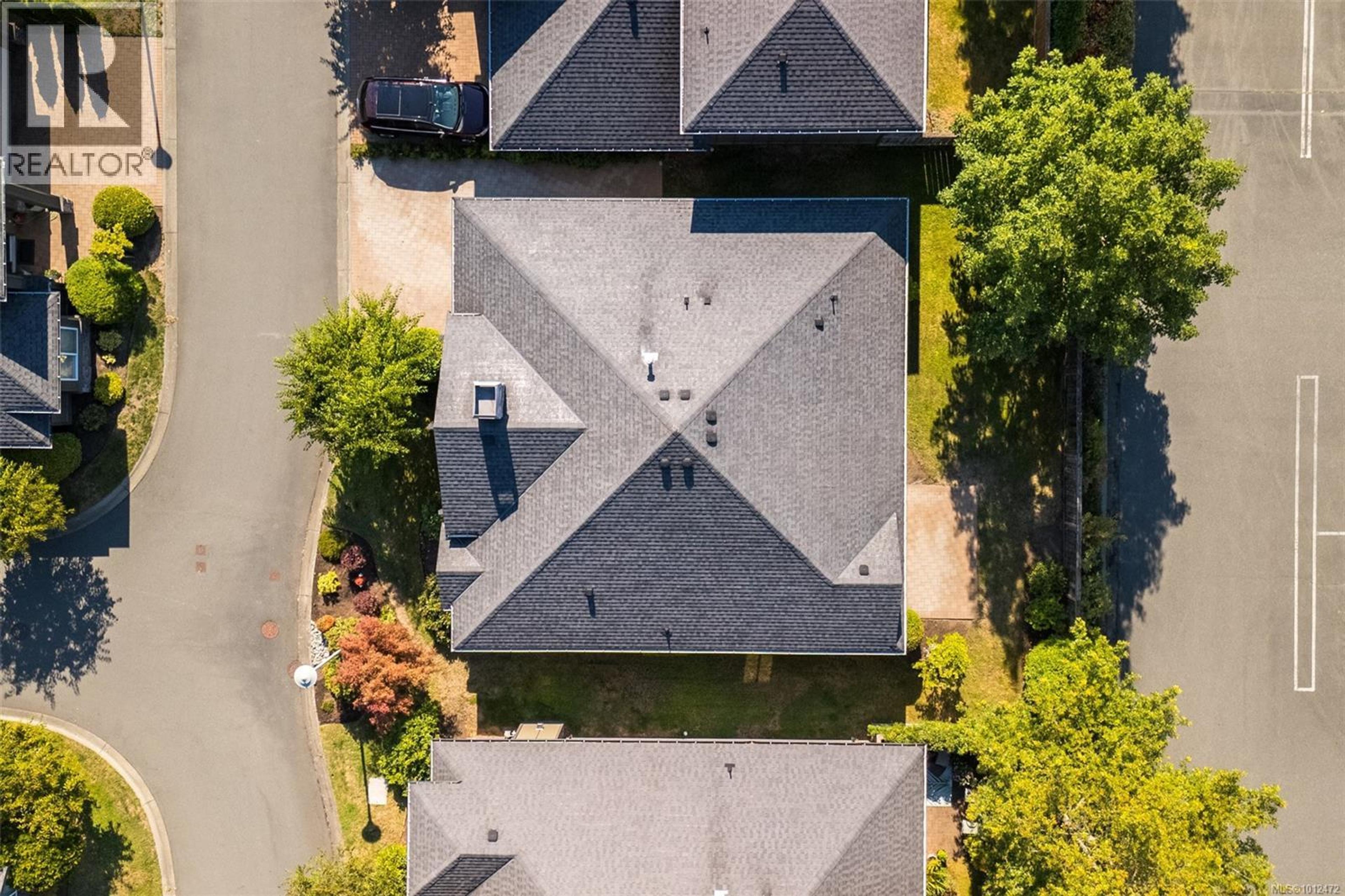 2229 Graduation Pl, Saanich - Exteriors - Drone/Aerial View - Photo 7