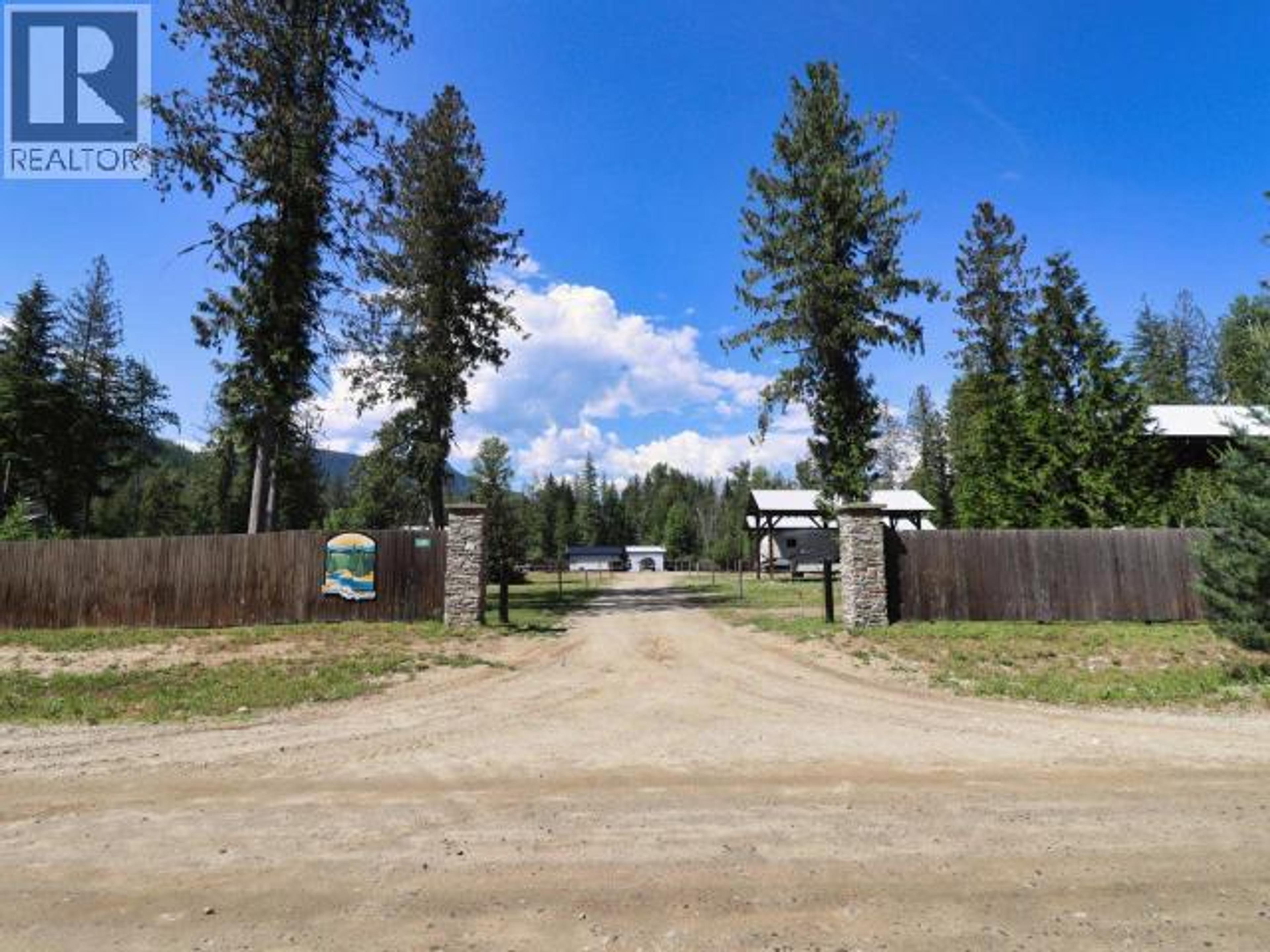 #10 1701 IRELAND ROAD - 12