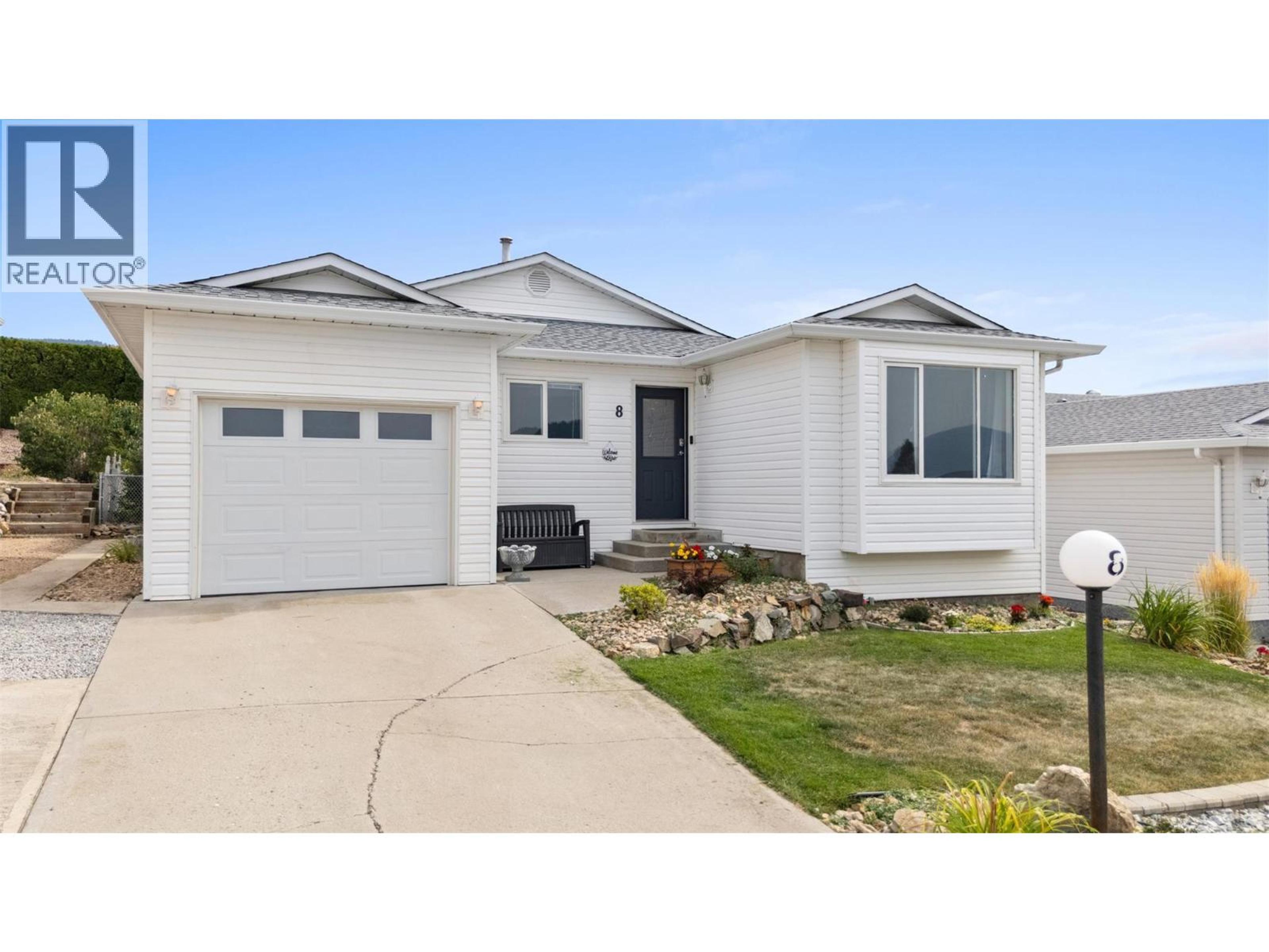 6400 Spencer Road, Kelowna - Exteriors - Photo 2