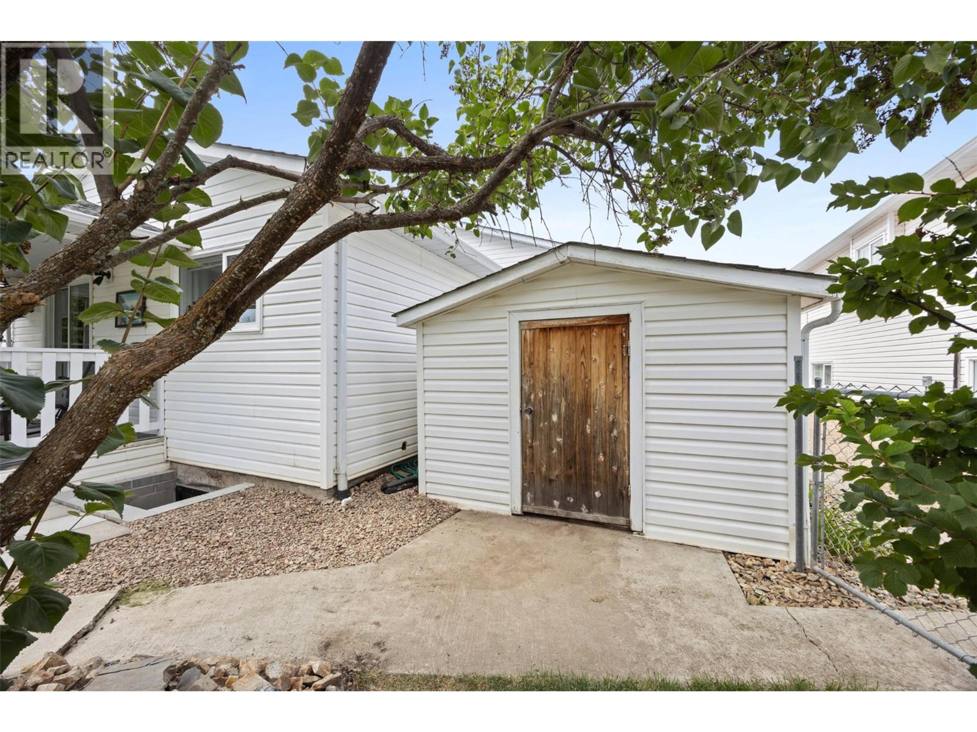 6400 Spencer Road, Kelowna - Exteriors - Photo 6