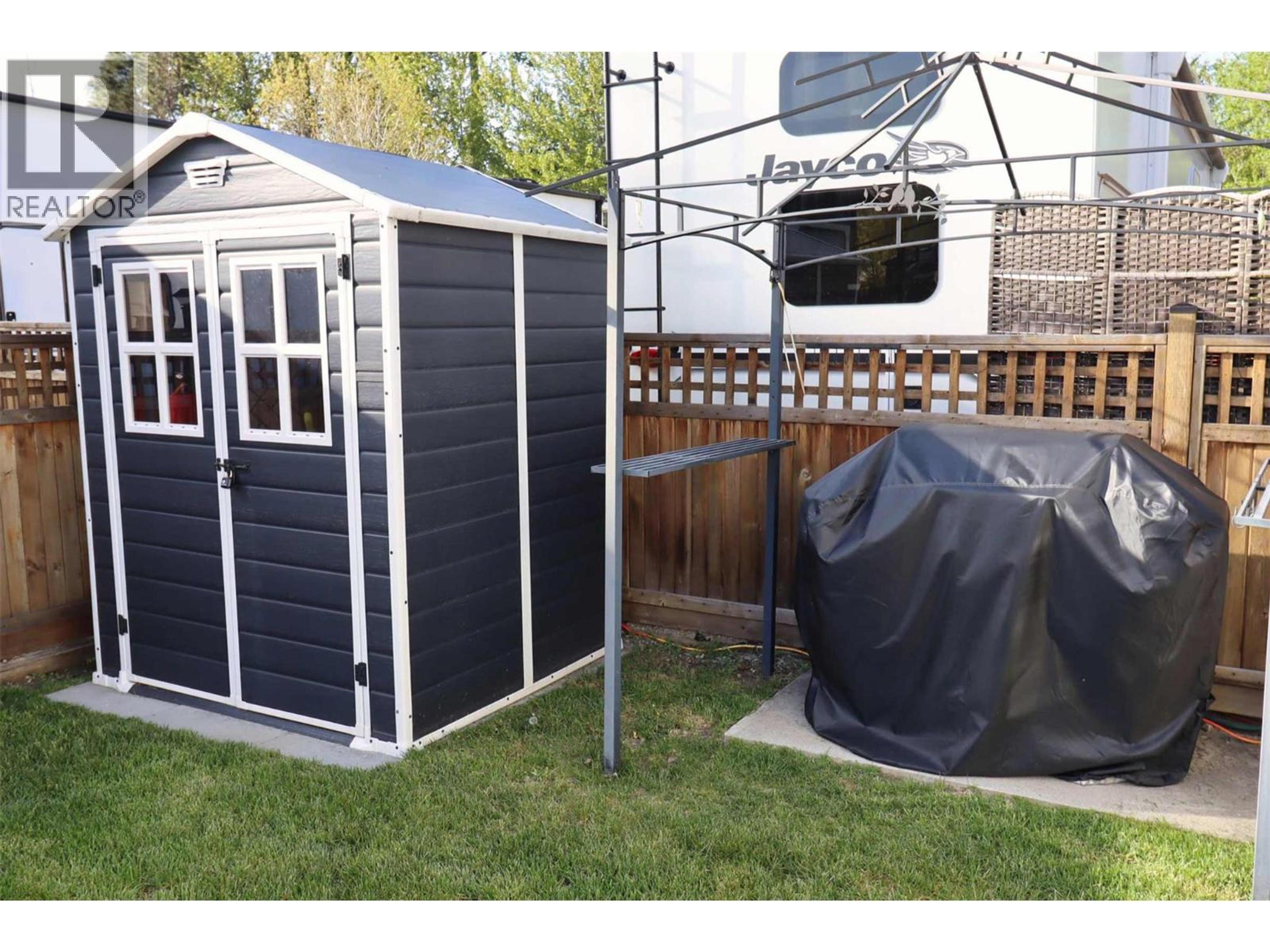 55 Cottonwood Drive N, Lee Creek - Exteriors - Photo 4