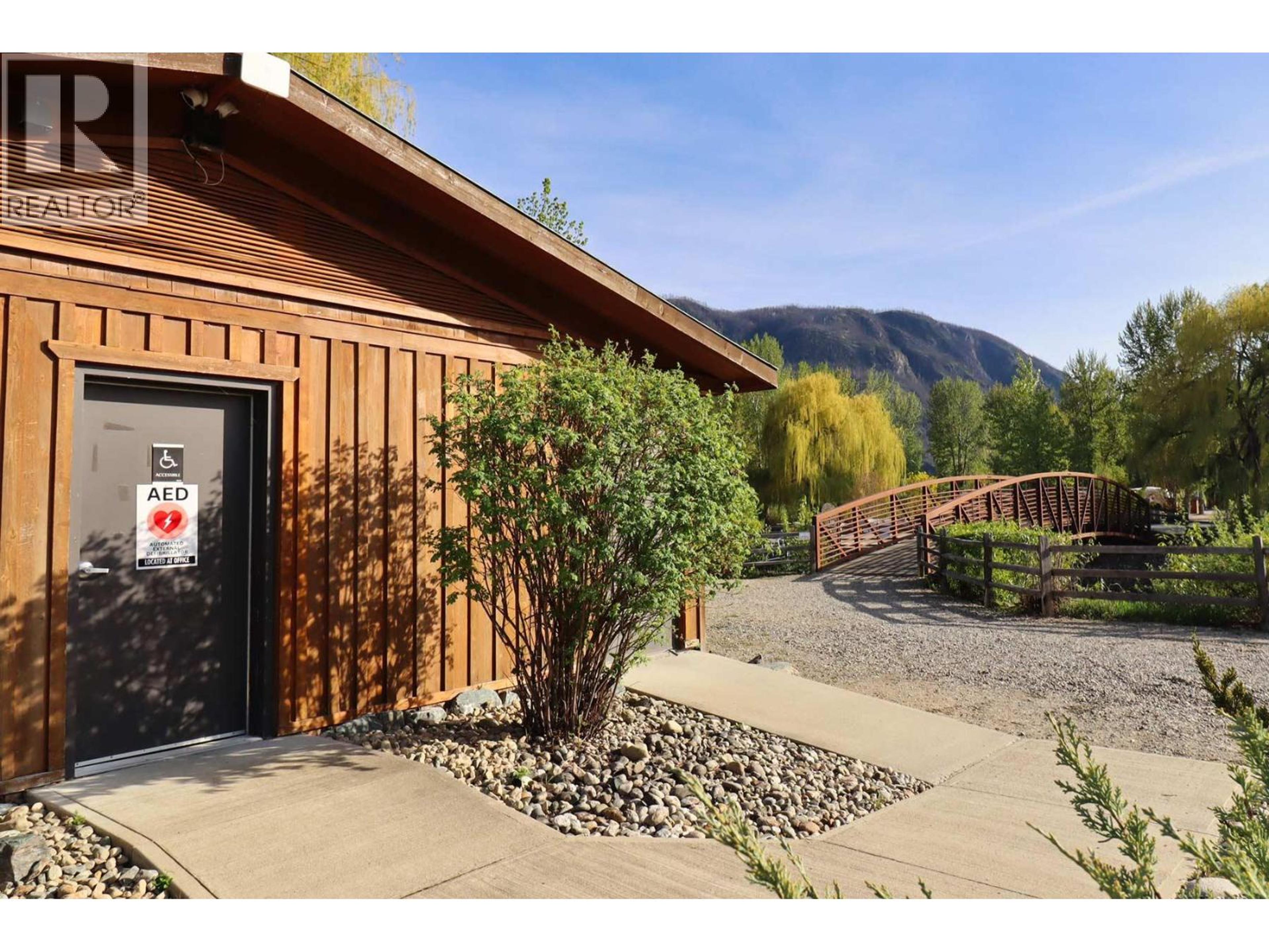 55 Cottonwood Drive N, Lee Creek - Exteriors - Photo 11