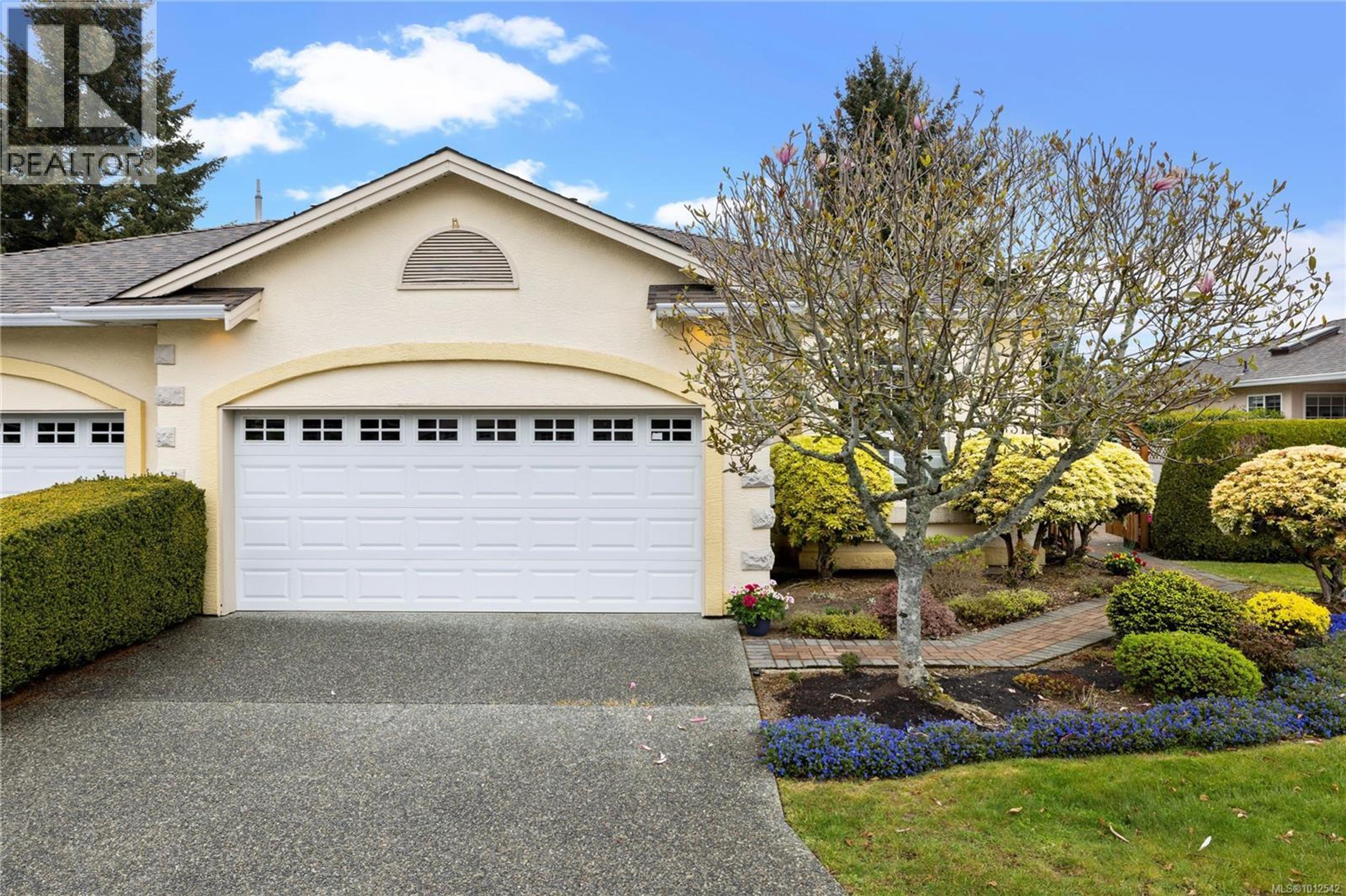 6144 Saturna Ave, Nanaimo - Exteriors - Photo 2