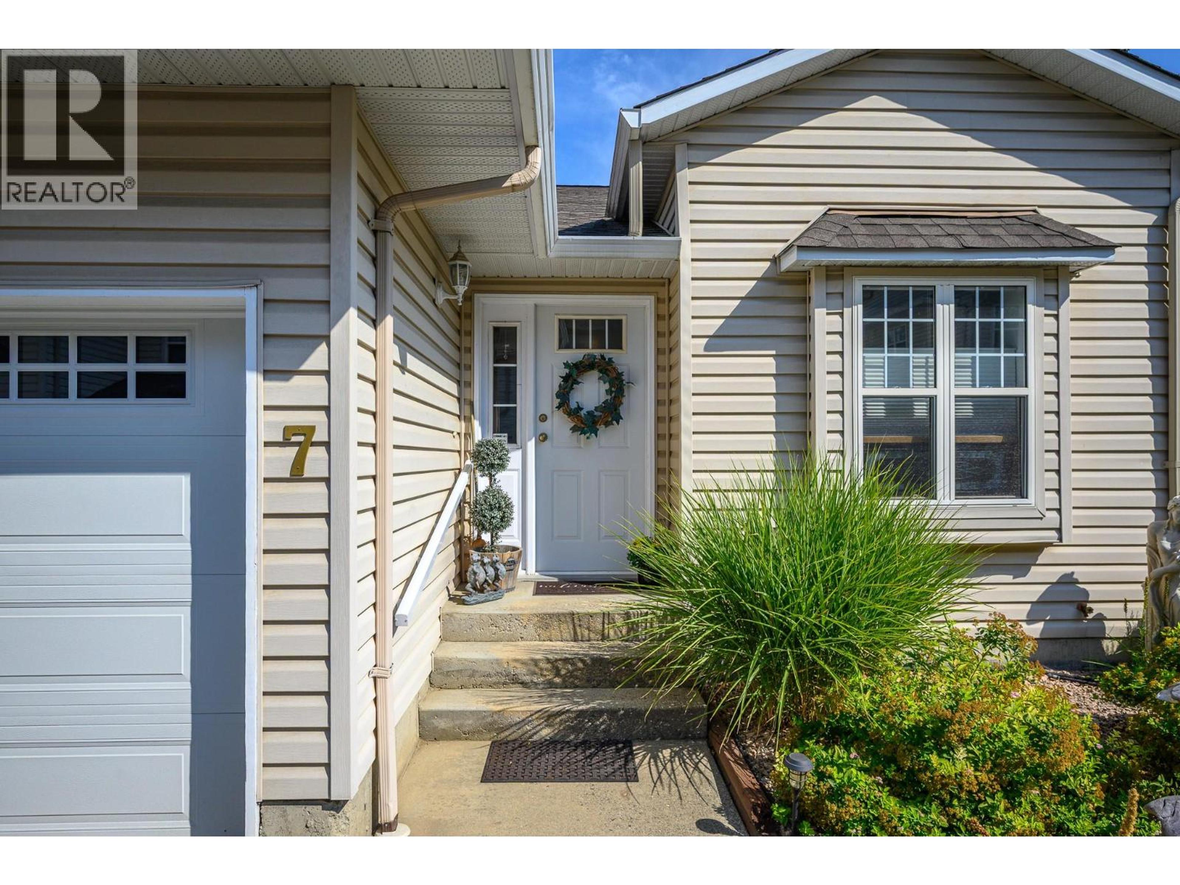 3485 Rosedale Avenue, Armstrong - Exteriors - Photo 1