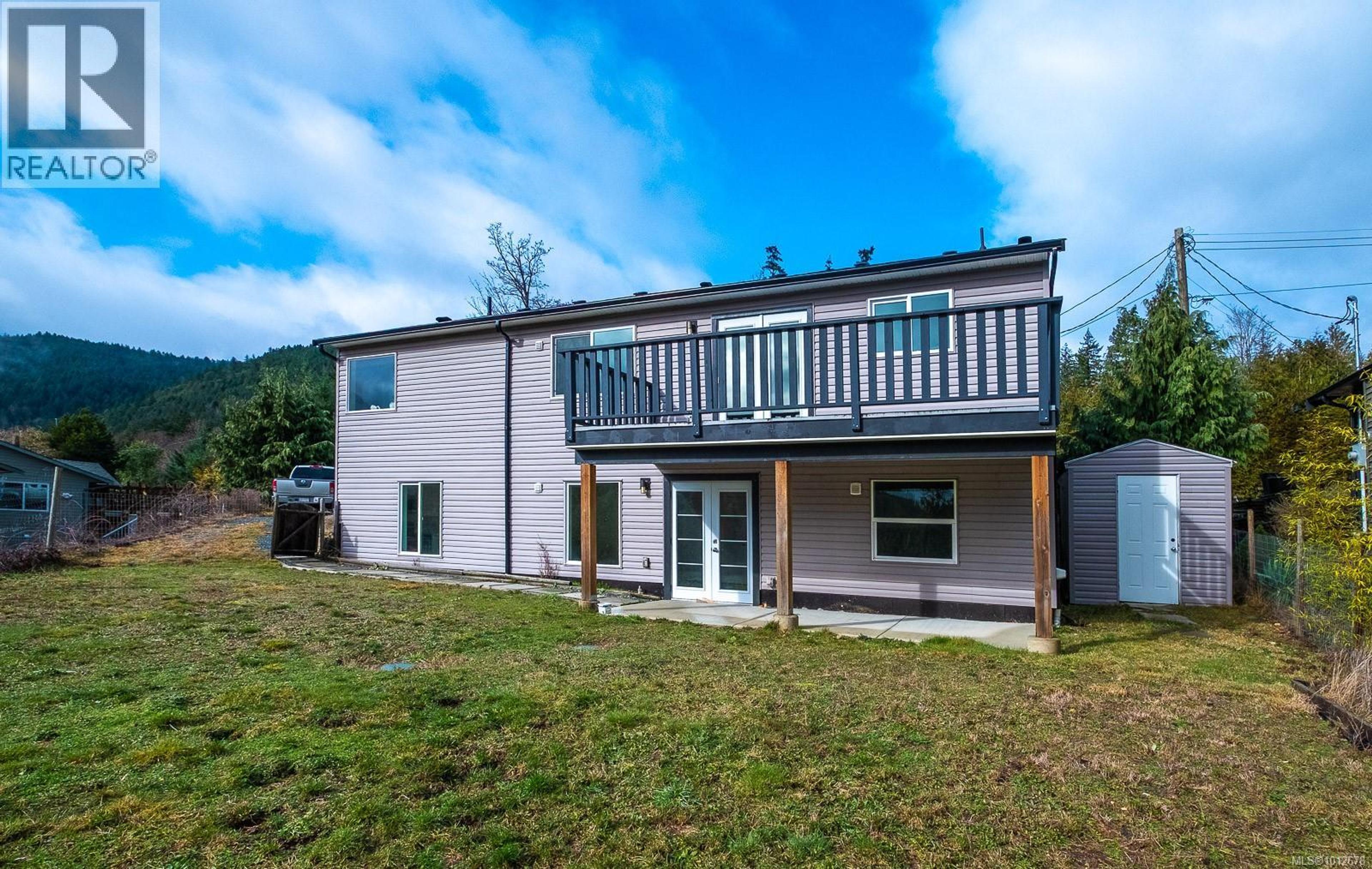 1731 Dar's Pl, Qualicum Beach - Exteriors - Photo 2