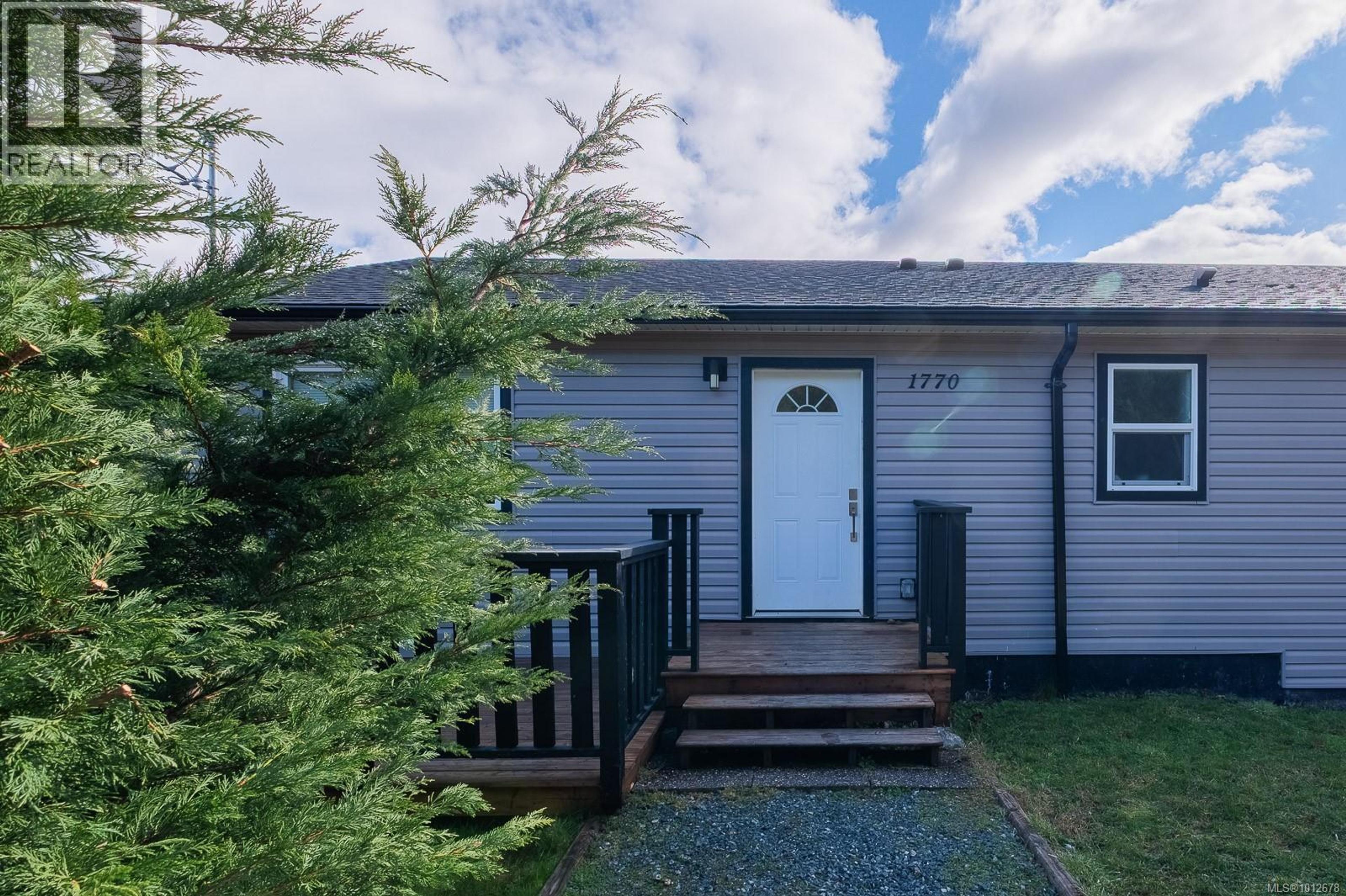 1731 Dar's Pl, Qualicum Beach - Exteriors - Photo 7