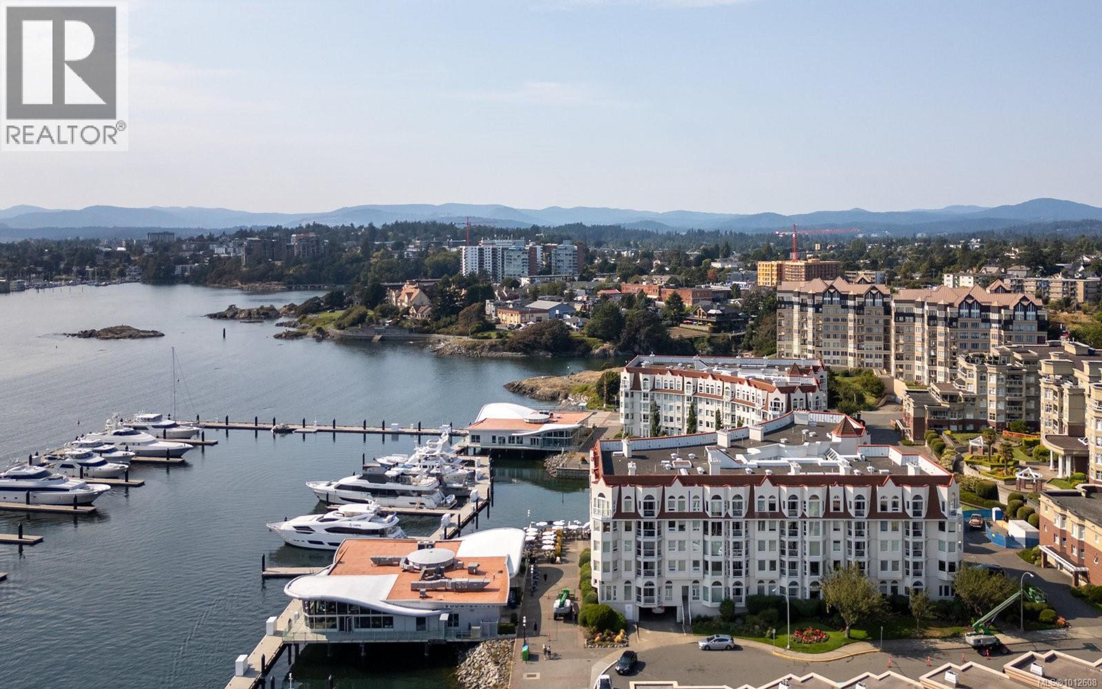 10 Paul Kane Pl, Victoria - Exteriors - Full Complex View, Drone/Aerial View - Photo 2