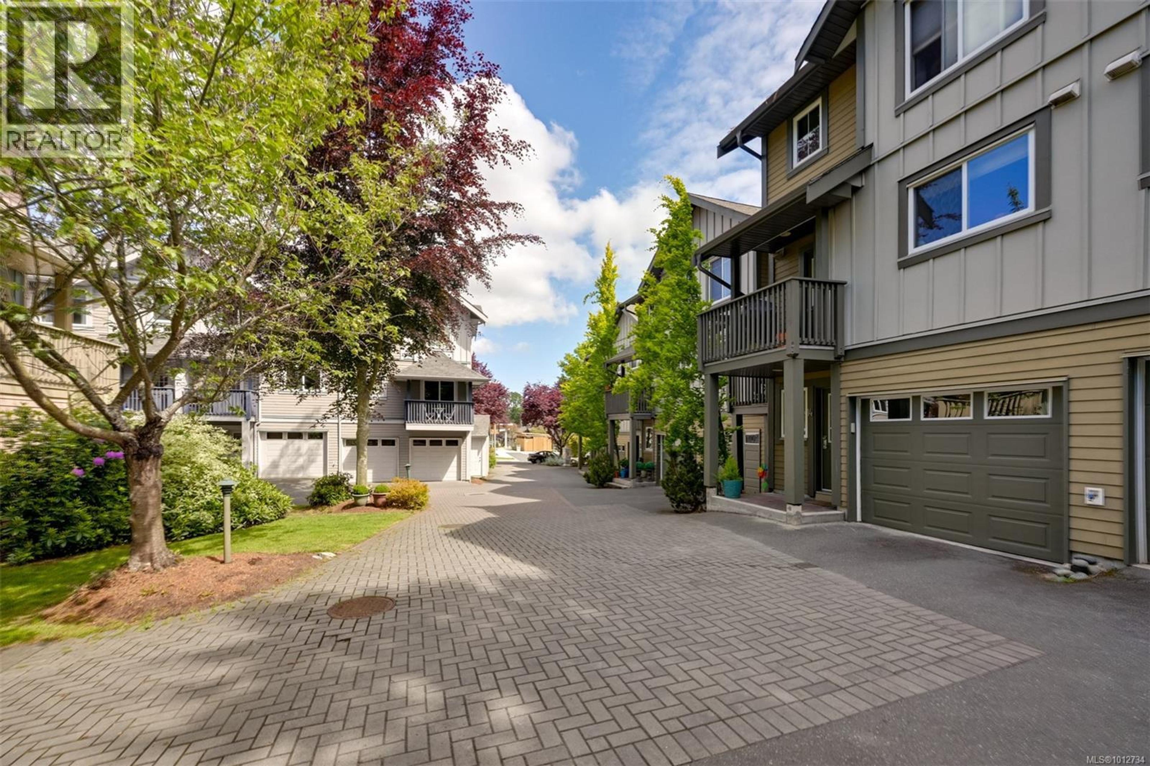 1405 Mallek Cres, Victoria - Exteriors - Full Complex View - Photo 2