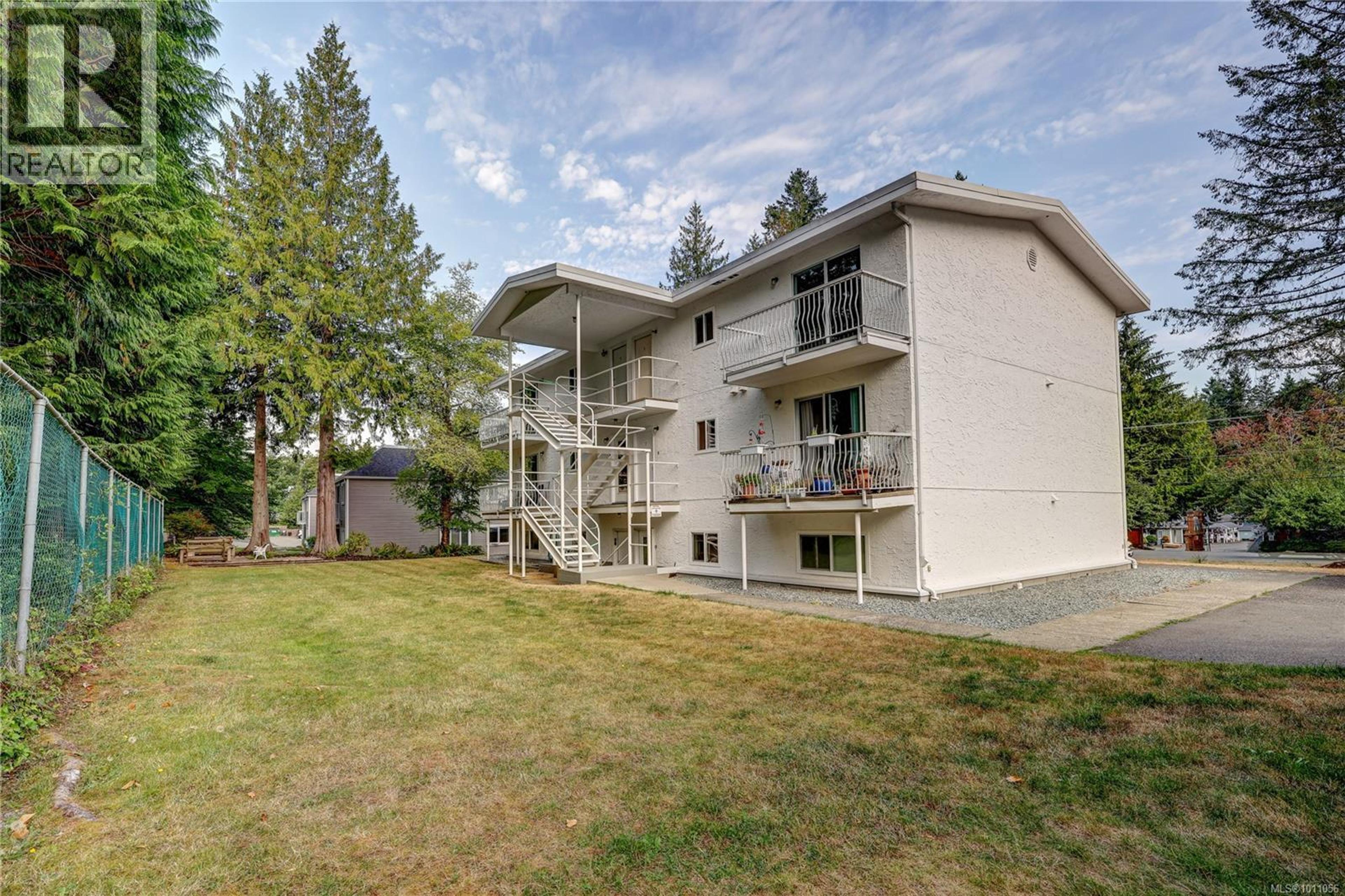 322 Village Way, Qualicum Beach - Exteriors - Full Complex View - Photo 9