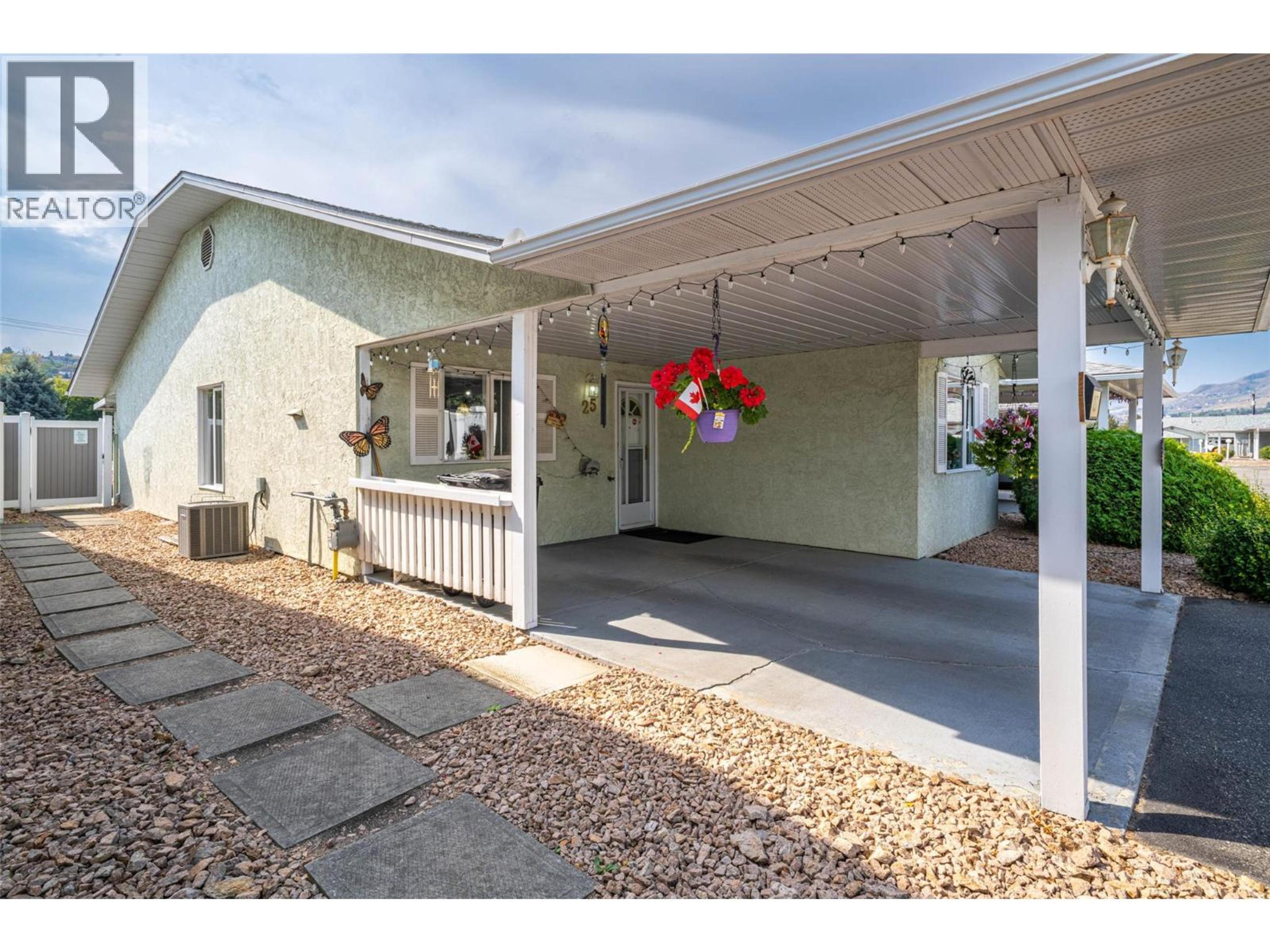 3900 27 Avenue, Vernon - Exteriors - Photo 3