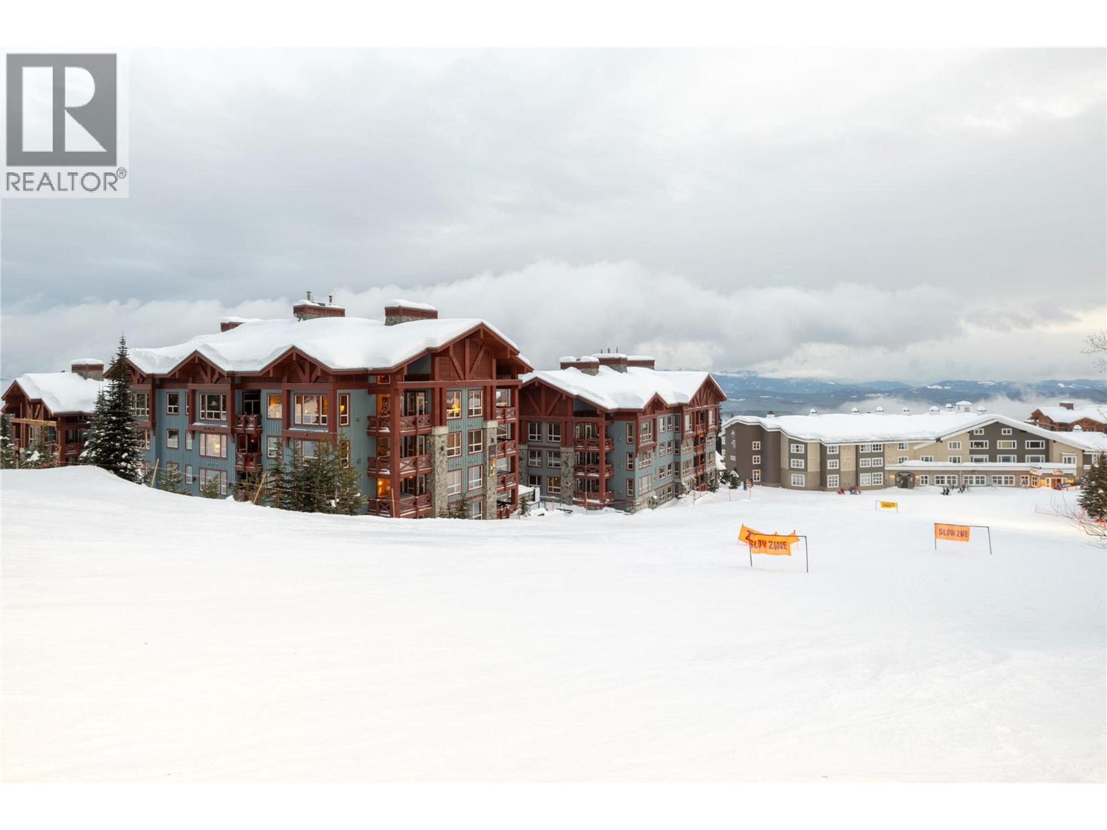 5257 Big White Road, Big White - Exteriors - Full Complex View - Photo 8