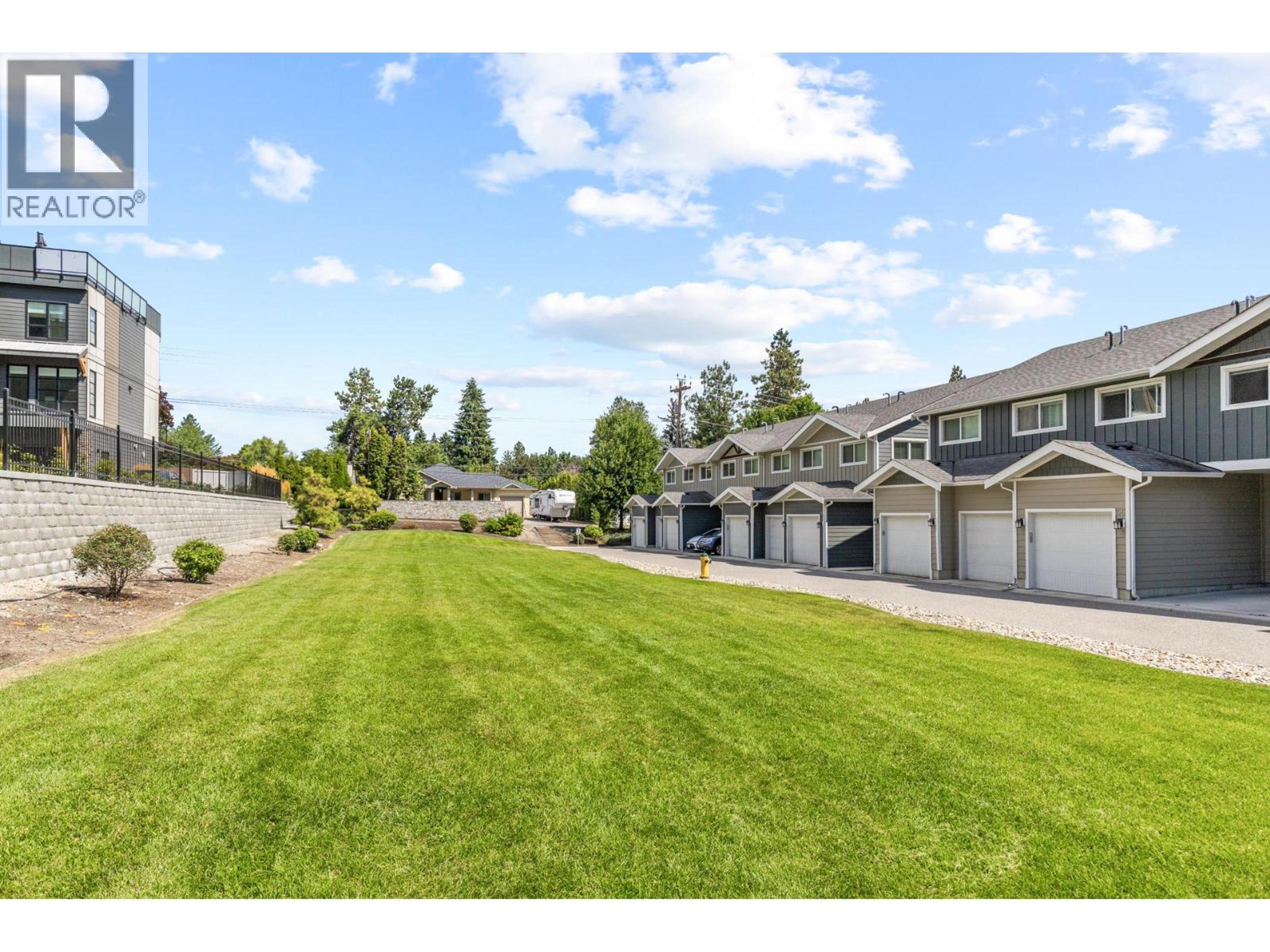 600 Boynton Place, Kelowna - Exteriors - Full Complex View - Photo 3