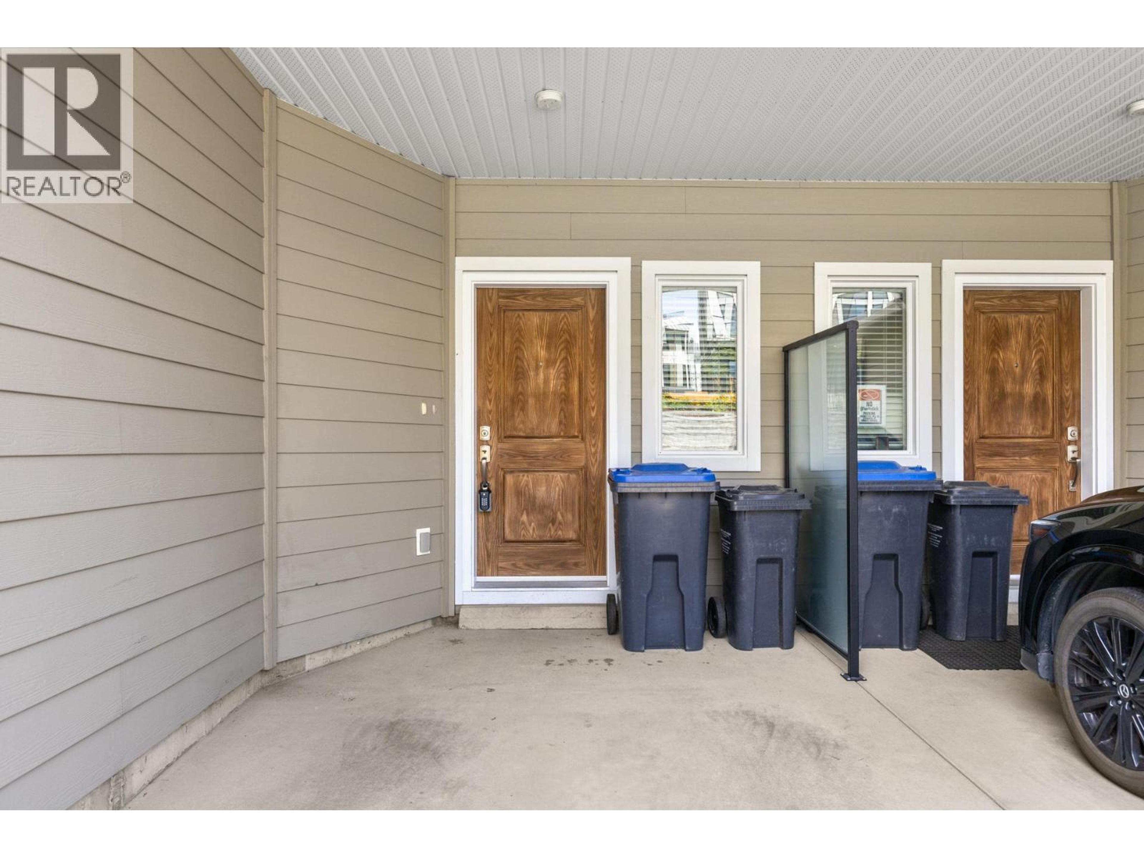 600 Boynton Place, Kelowna - Exteriors - Photo 4