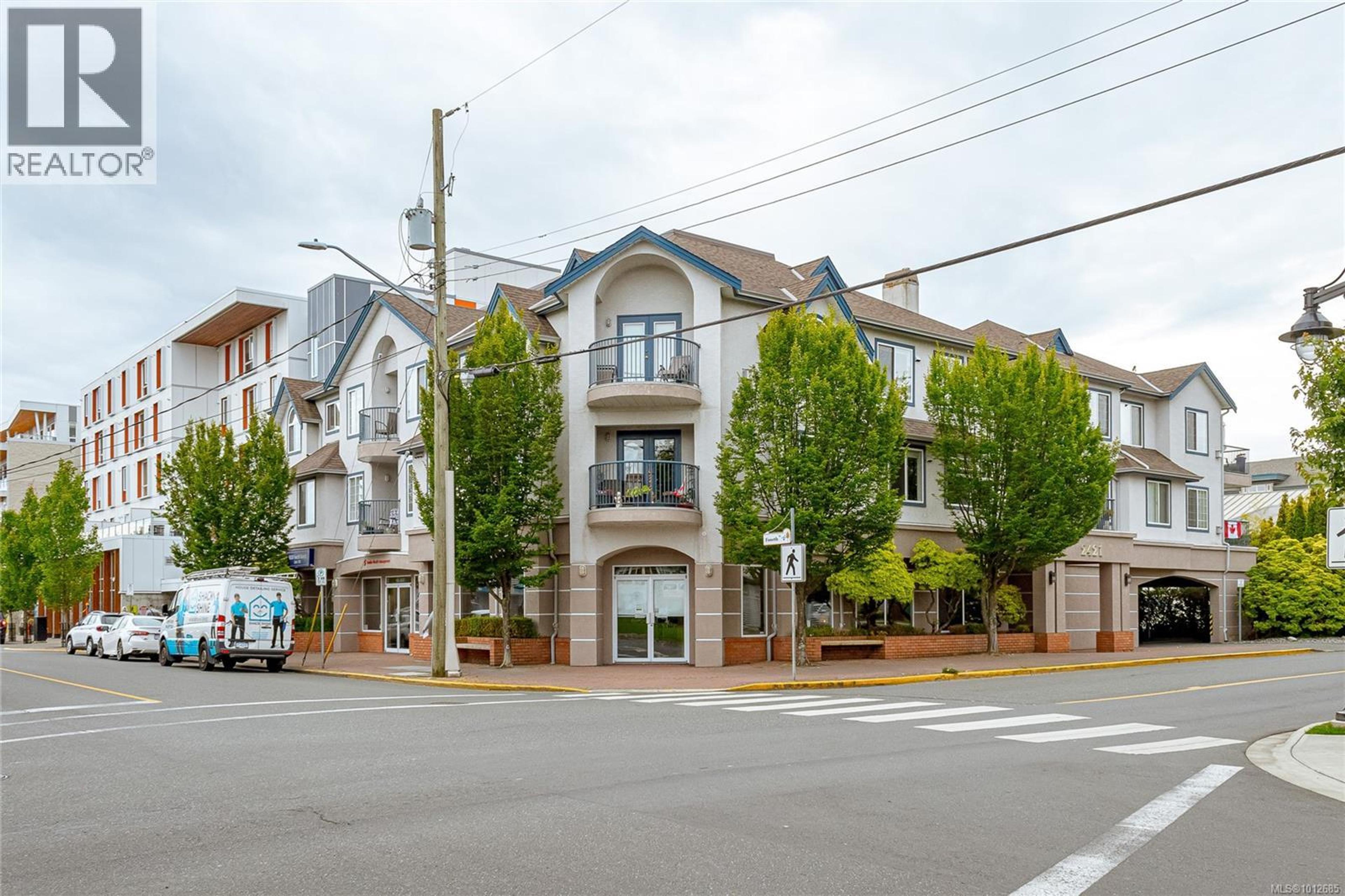 2421 Sidney Ave, Sidney - Exteriors - Photo 8